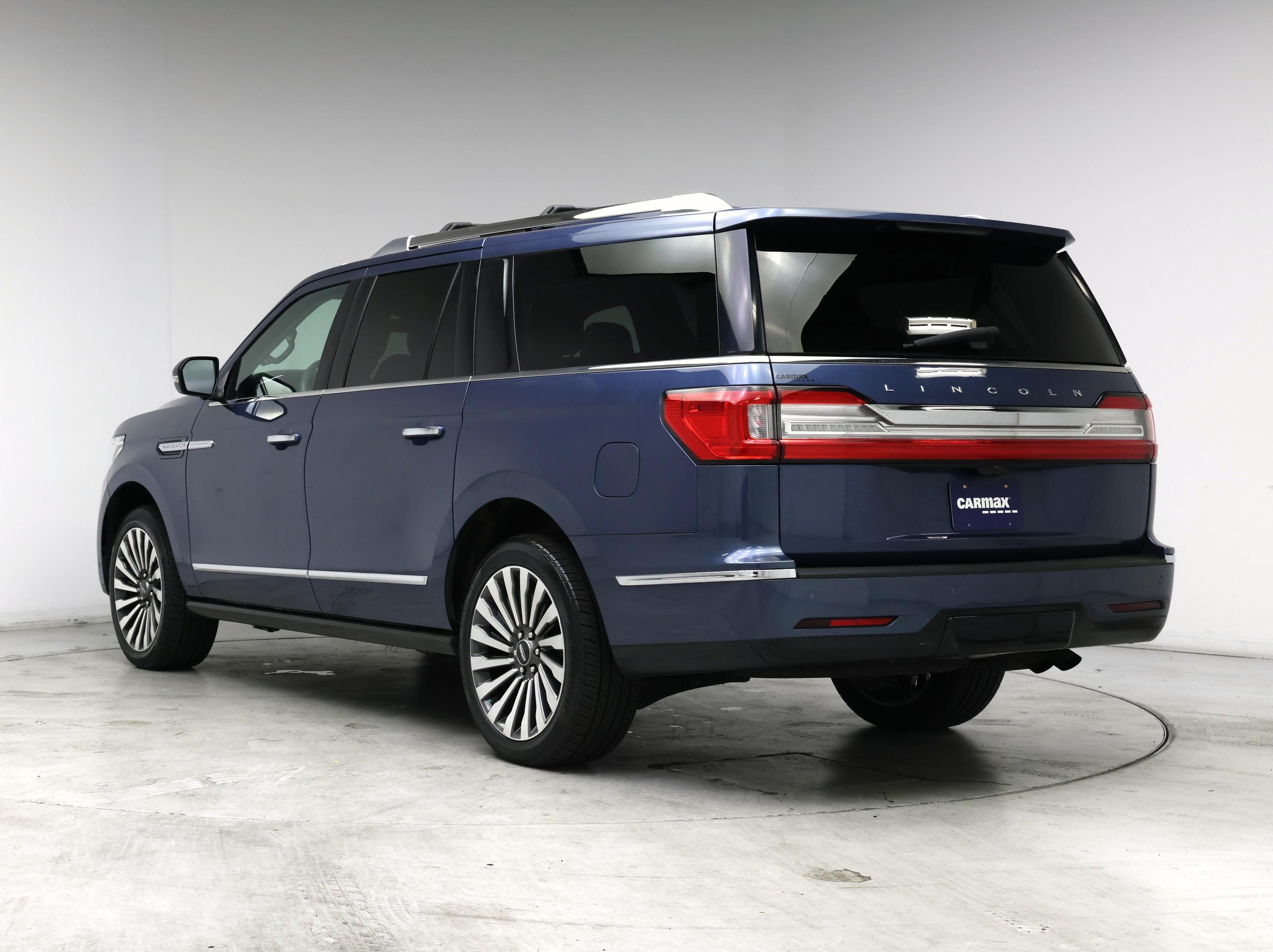 Thumbnail: 2019 Lincoln Navigator L - 2