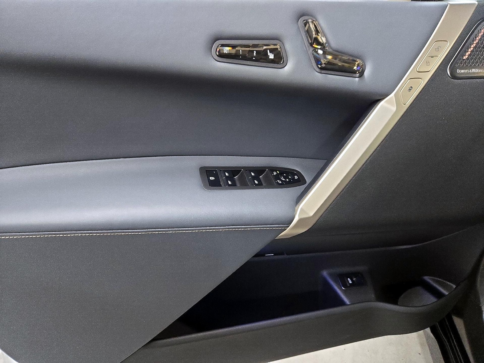 2023 BMW iX Base - Photo 13