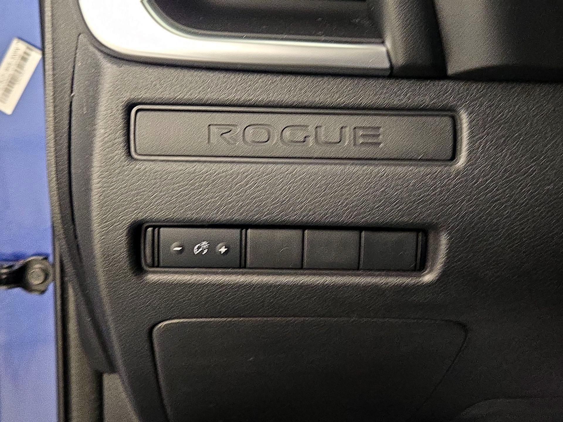 Thumbnail: 2021 Nissan Rogue - 13