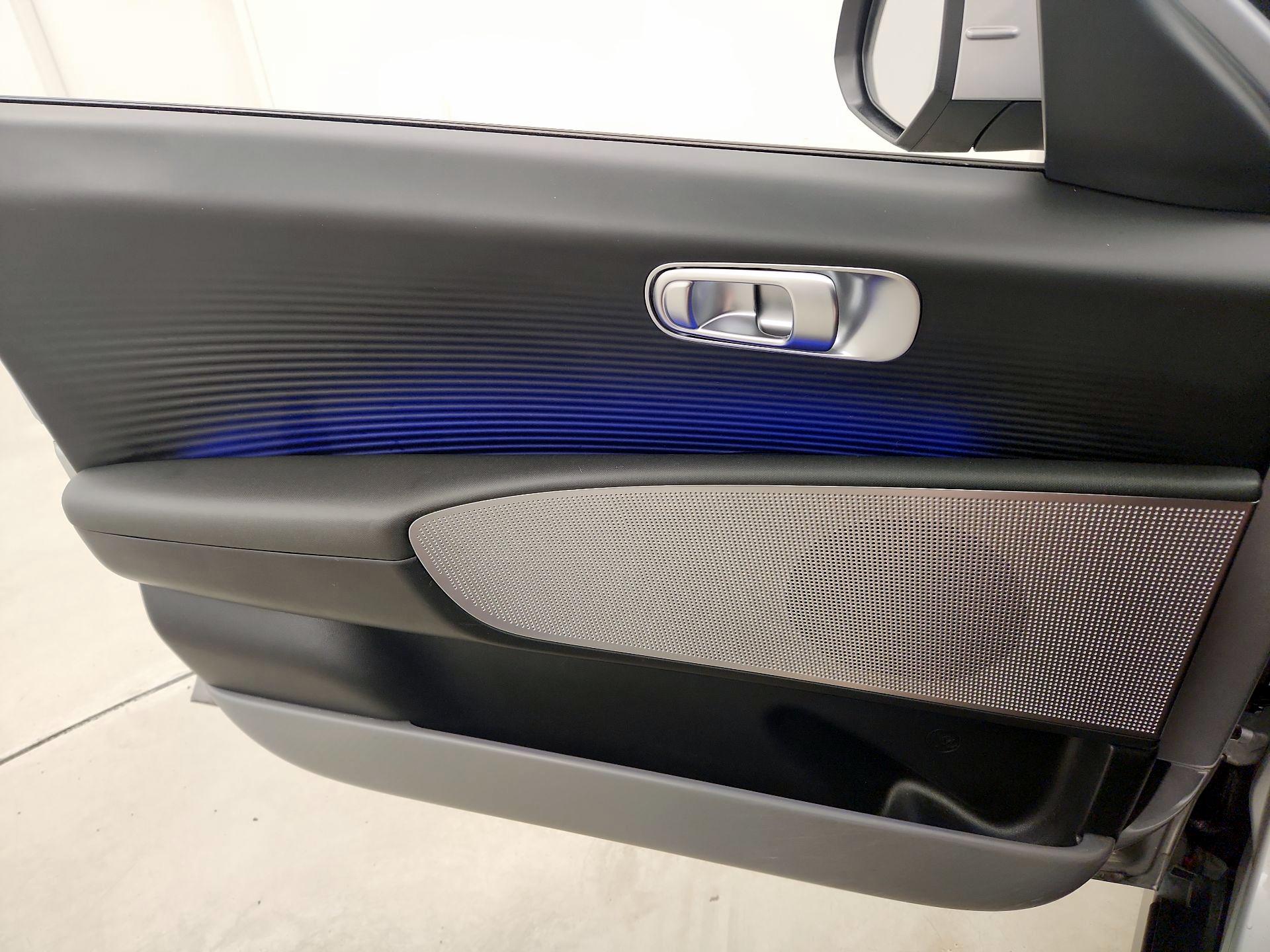 Thumbnail: 2023 Hyundai Ioniq 6 - 12