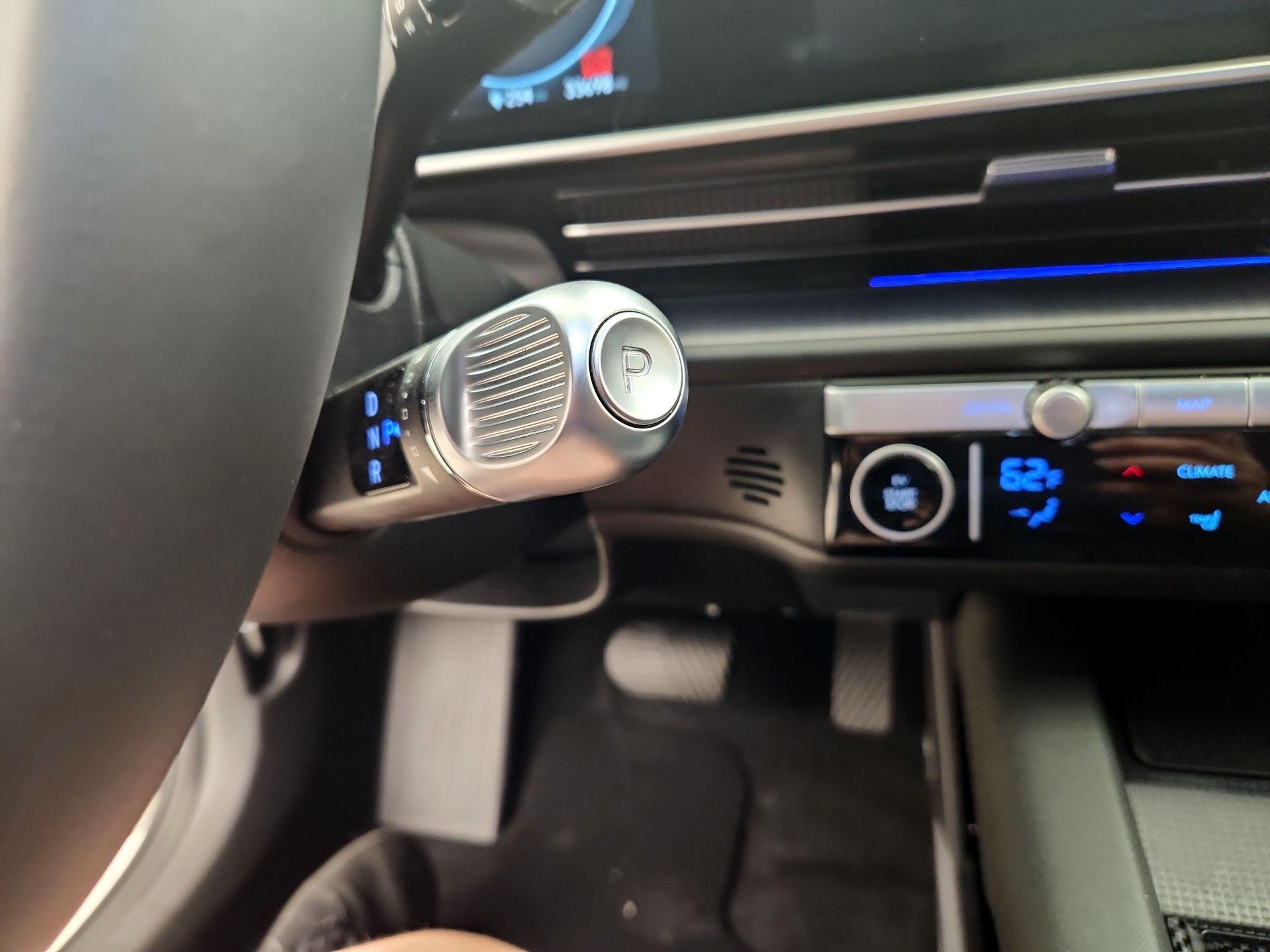Thumbnail: 2023 Hyundai Ioniq 6 - 18