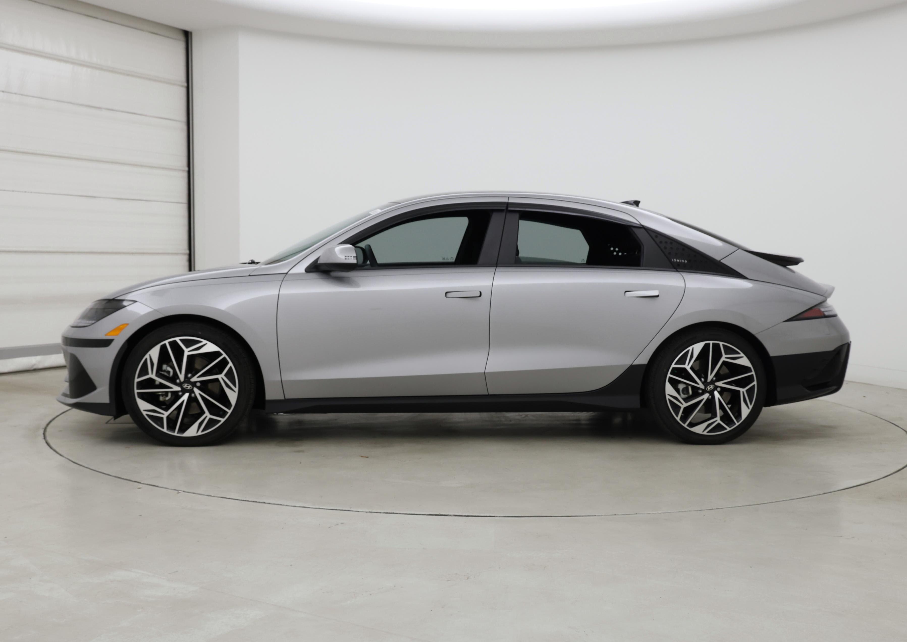 Thumbnail: 2023 Hyundai Ioniq 6 - 3