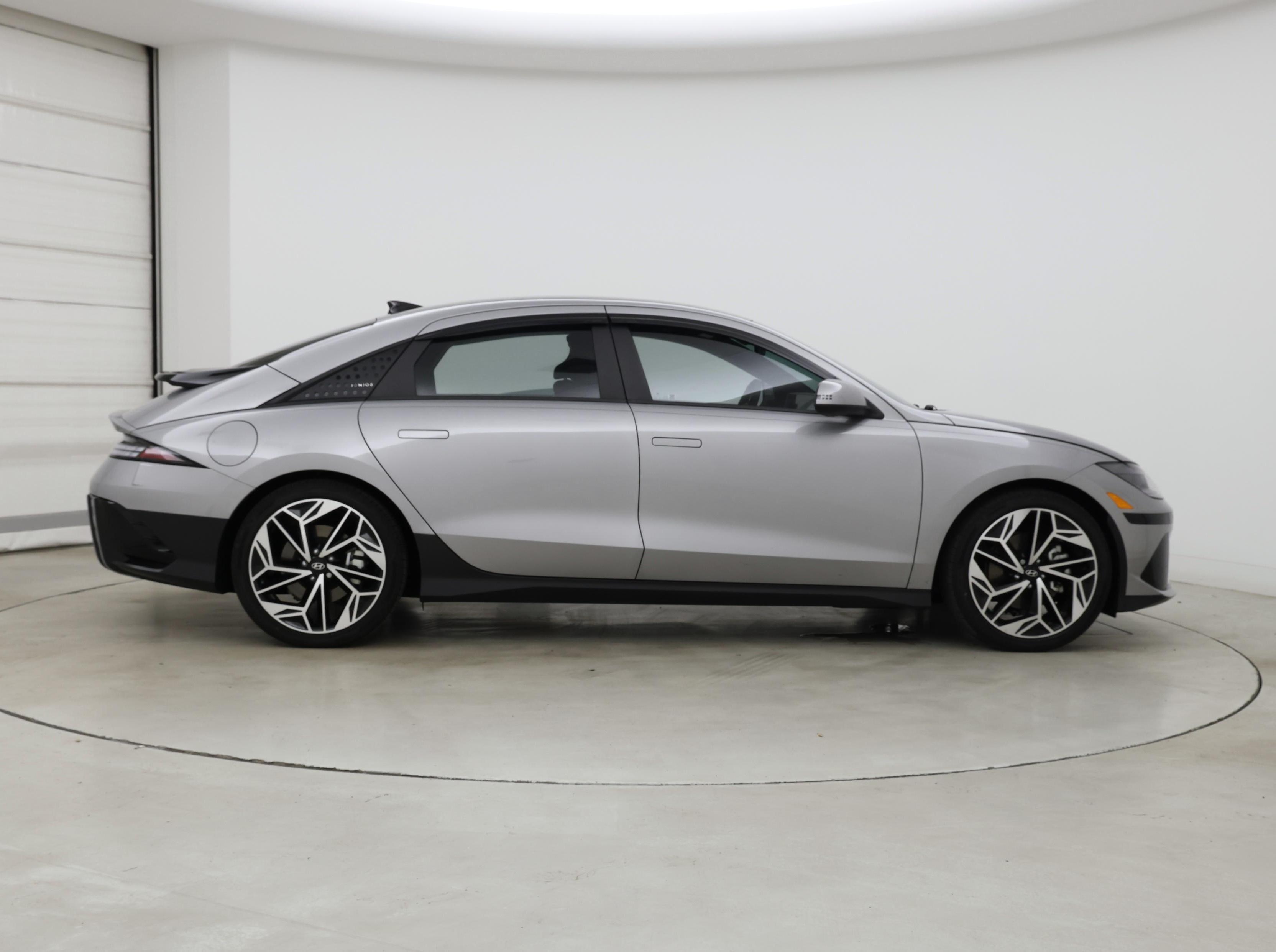 Thumbnail: 2023 Hyundai Ioniq 6 - 7
