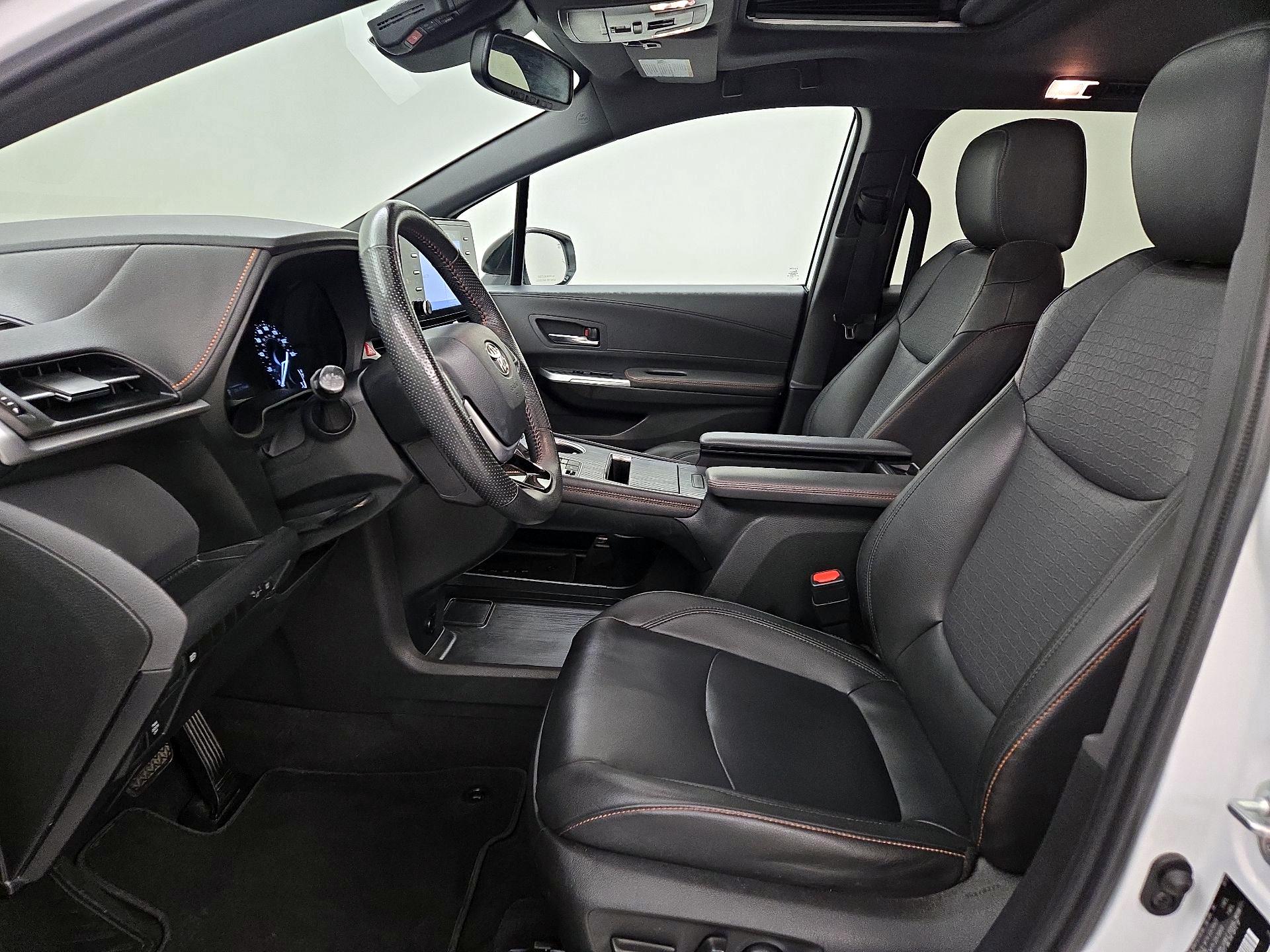 Thumbnail: 2022 Toyota Sienna - 11