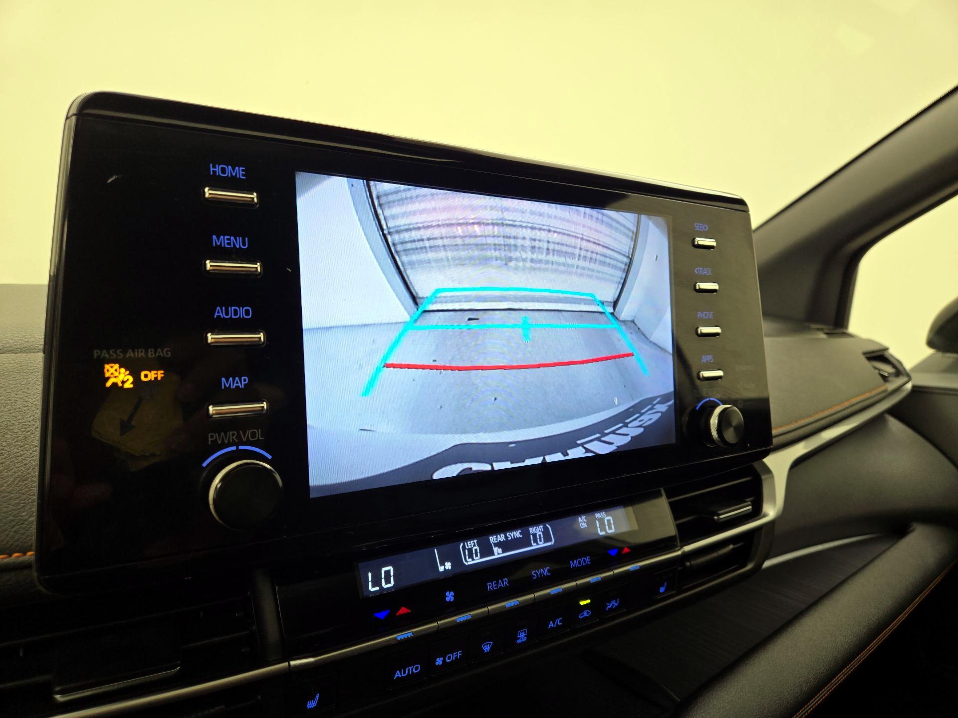 Thumbnail: 2022 Toyota Sienna - 15