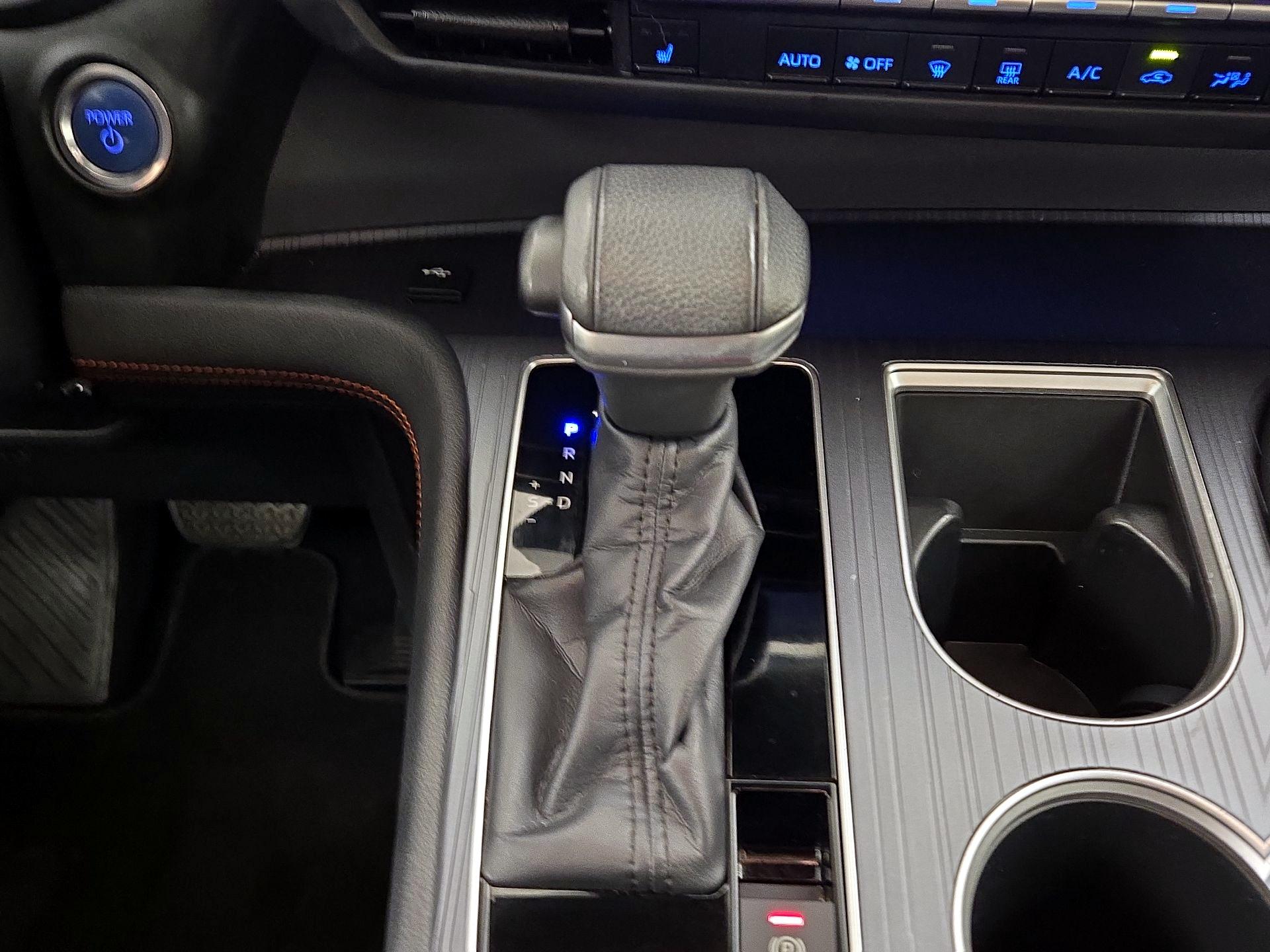 Thumbnail: 2022 Toyota Sienna - 18