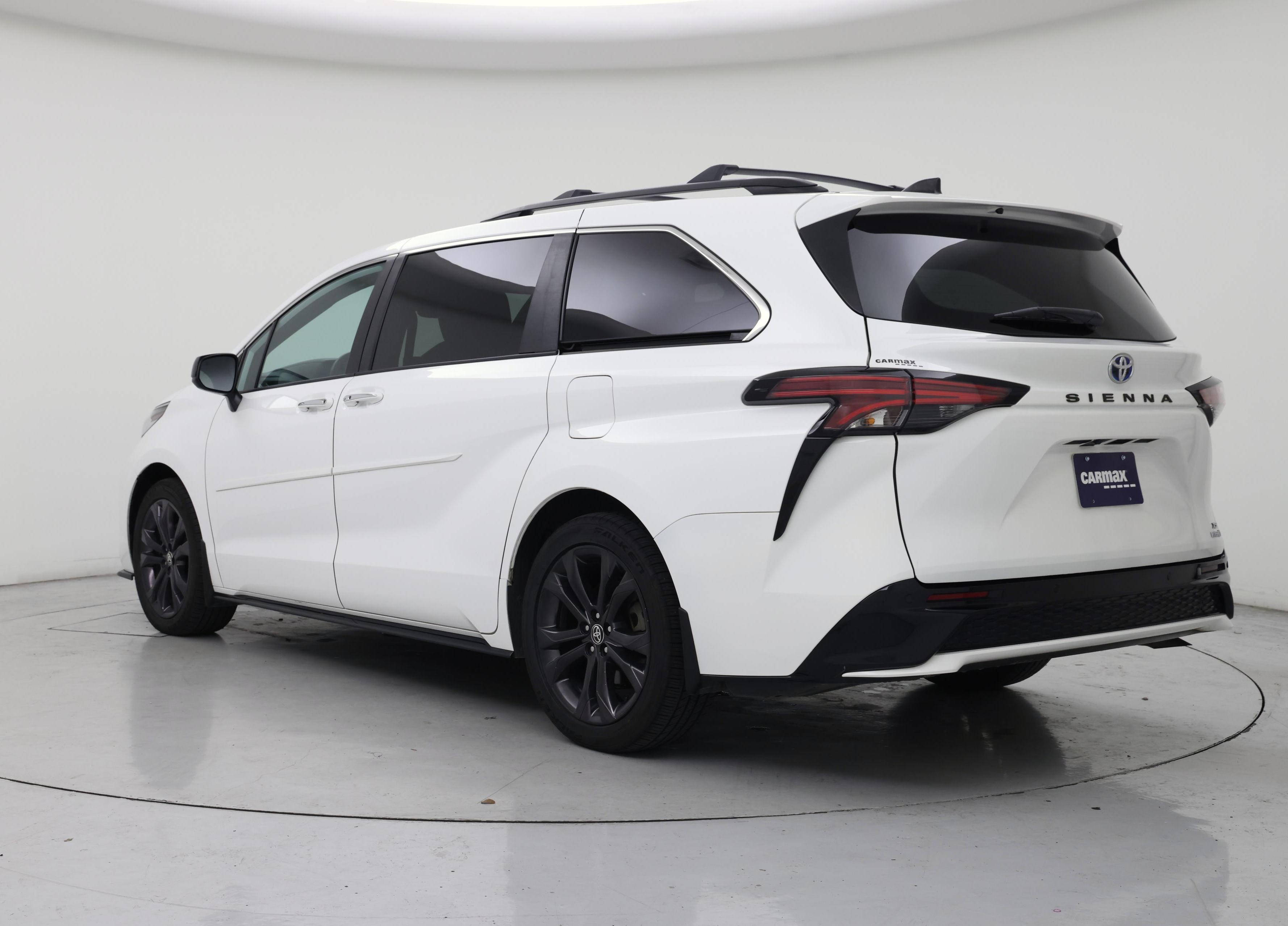 Thumbnail: 2022 Toyota Sienna - 2