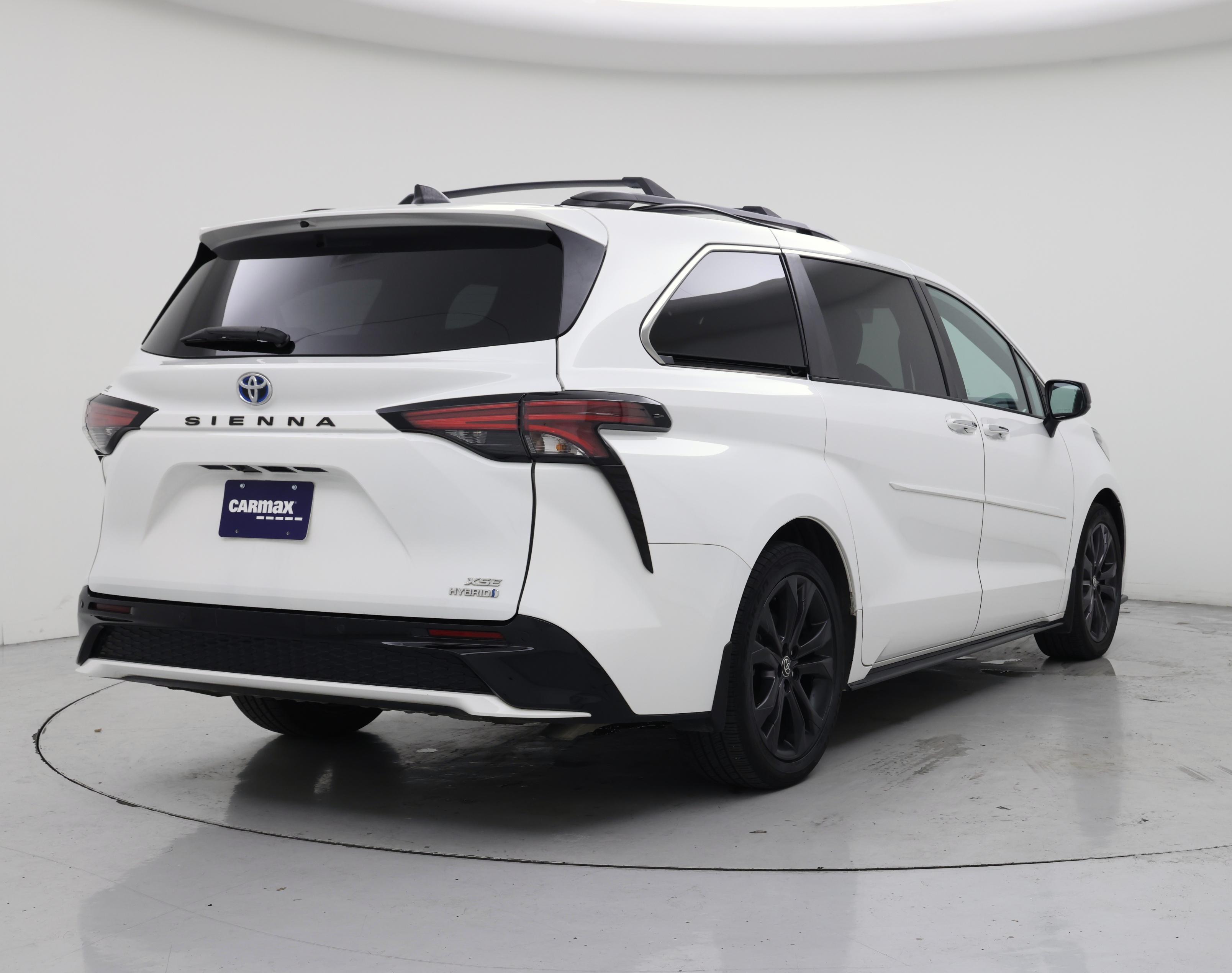 Thumbnail: 2022 Toyota Sienna - 8