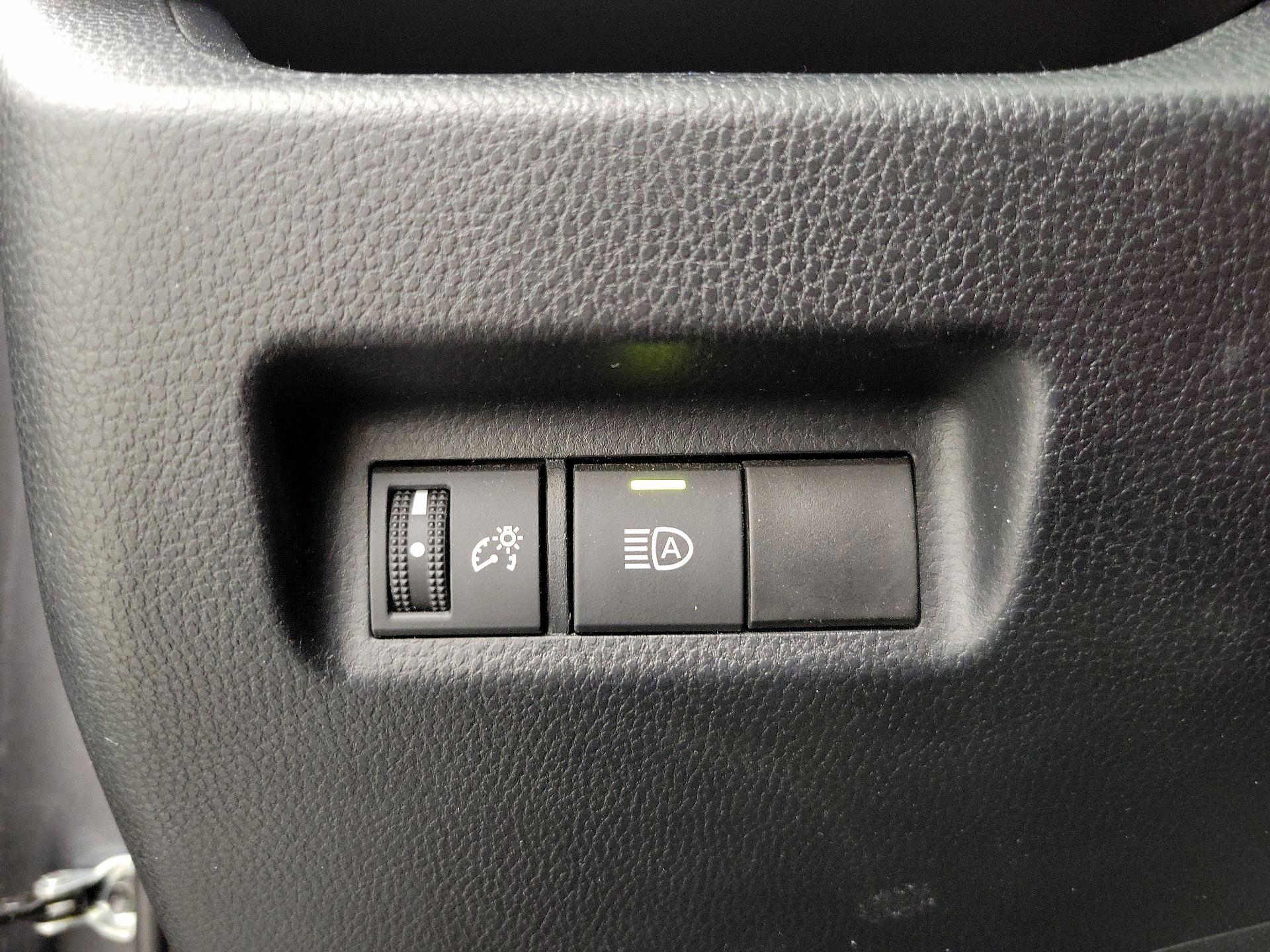 Thumbnail: 2019 Toyota RAV4 - 13