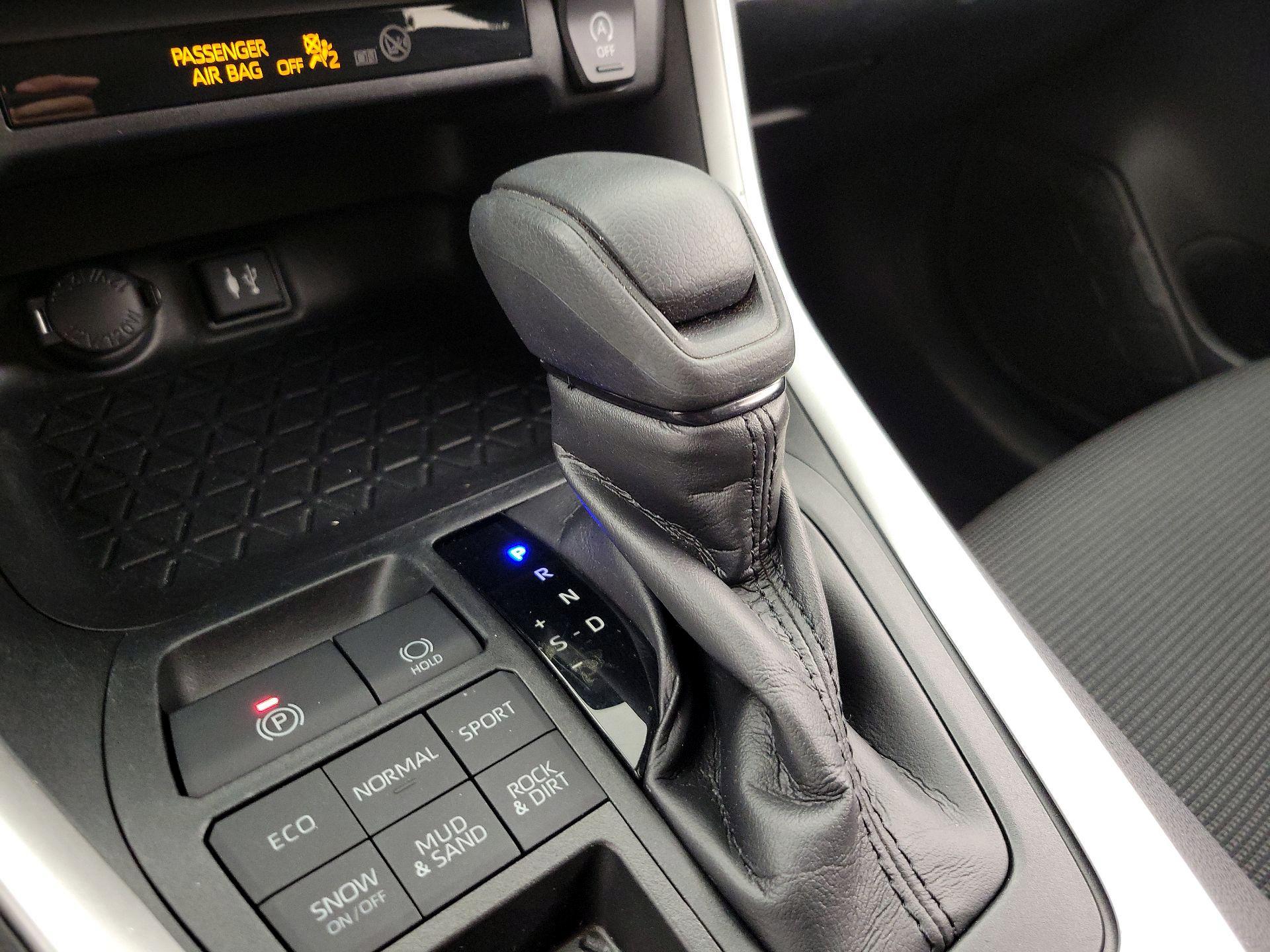Thumbnail: 2019 Toyota RAV4 - 17