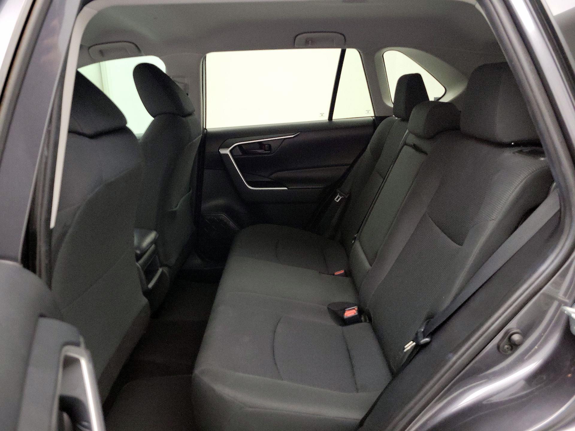 Thumbnail: 2019 Toyota RAV4 - 19