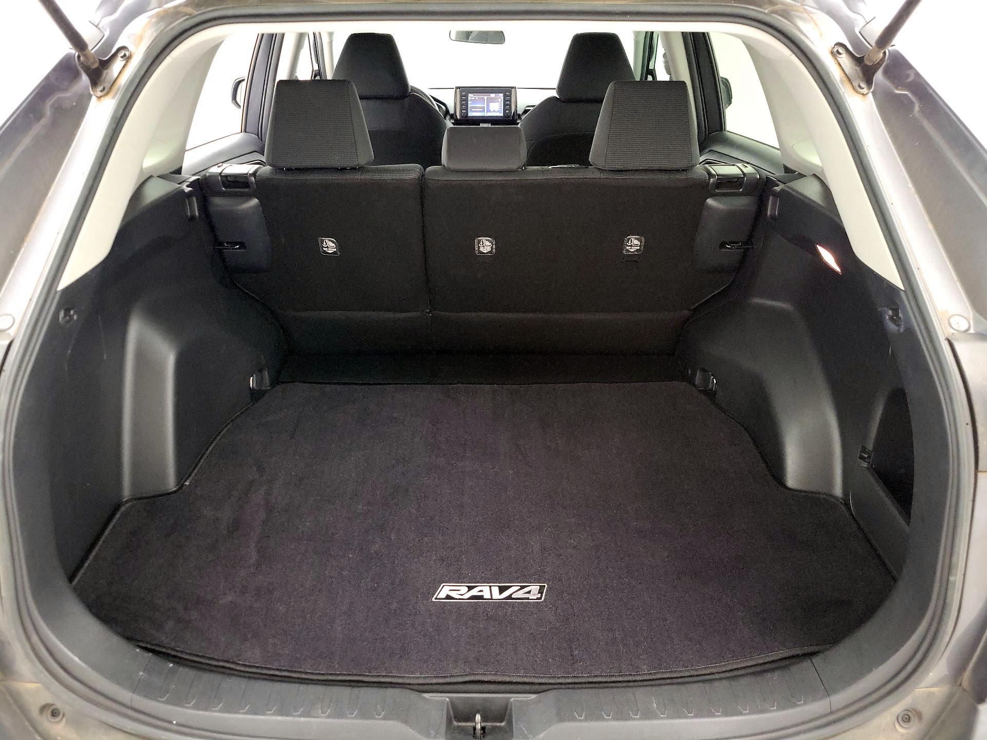 Thumbnail: 2019 Toyota RAV4 - 20