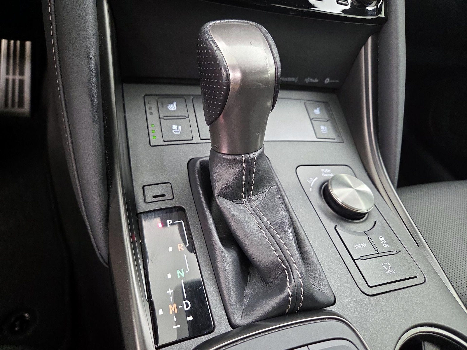 2023 Lexus IS 350 F SPORT - Photo 18