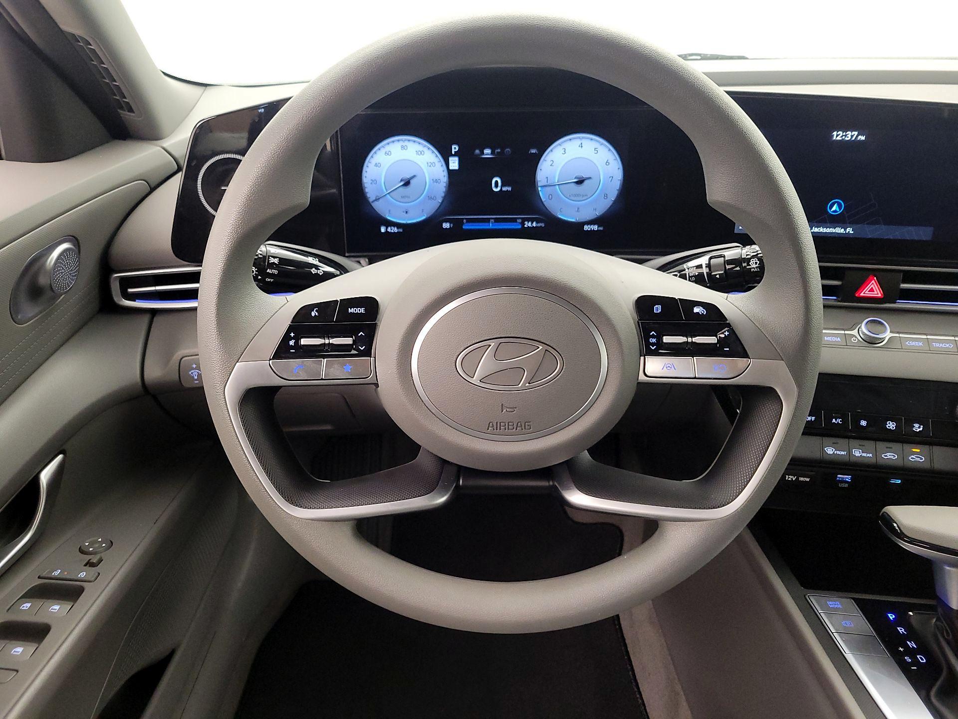 Thumbnail: 2024 Hyundai Elantra - 10