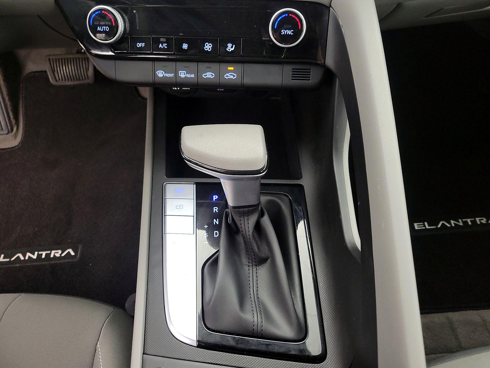 Thumbnail: 2024 Hyundai Elantra - 18