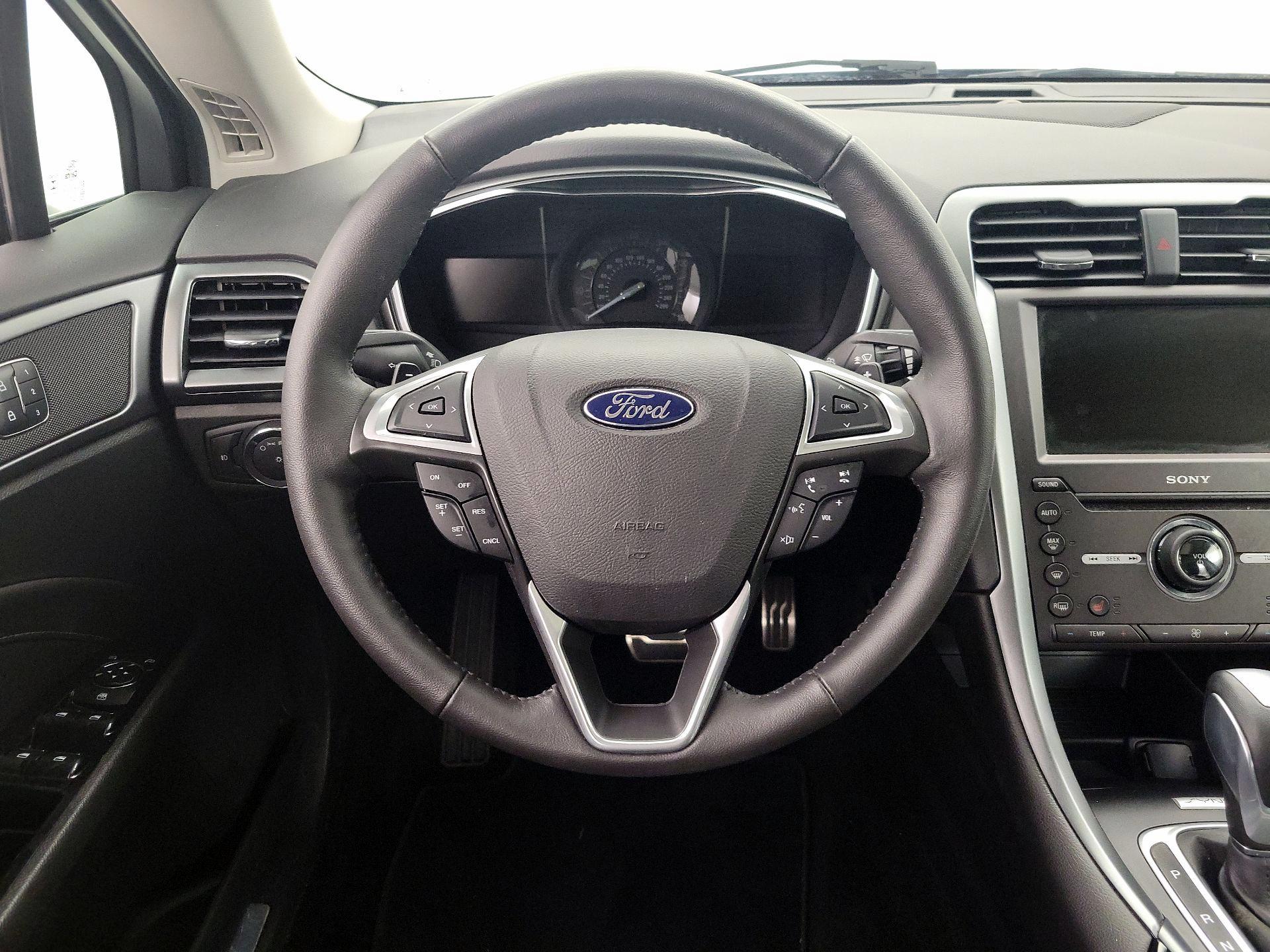 Thumbnail: 2016 Ford Fusion - 10