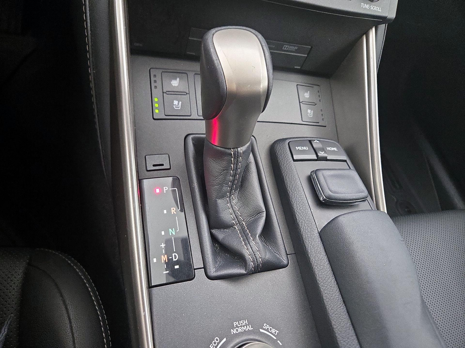 Thumbnail: 2015 Lexus IS - 17