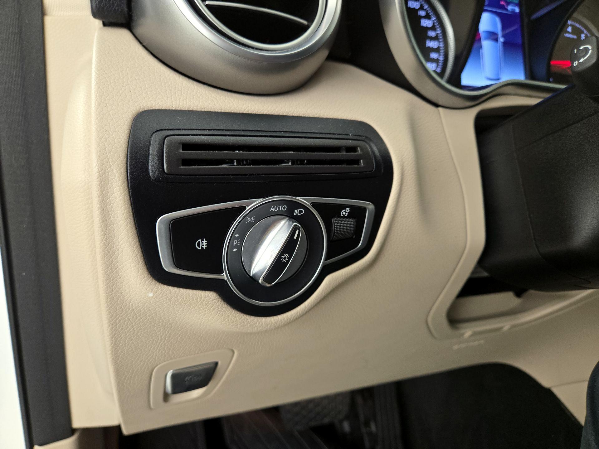 Thumbnail: 2019 Mercedes-Benz GLC - 13