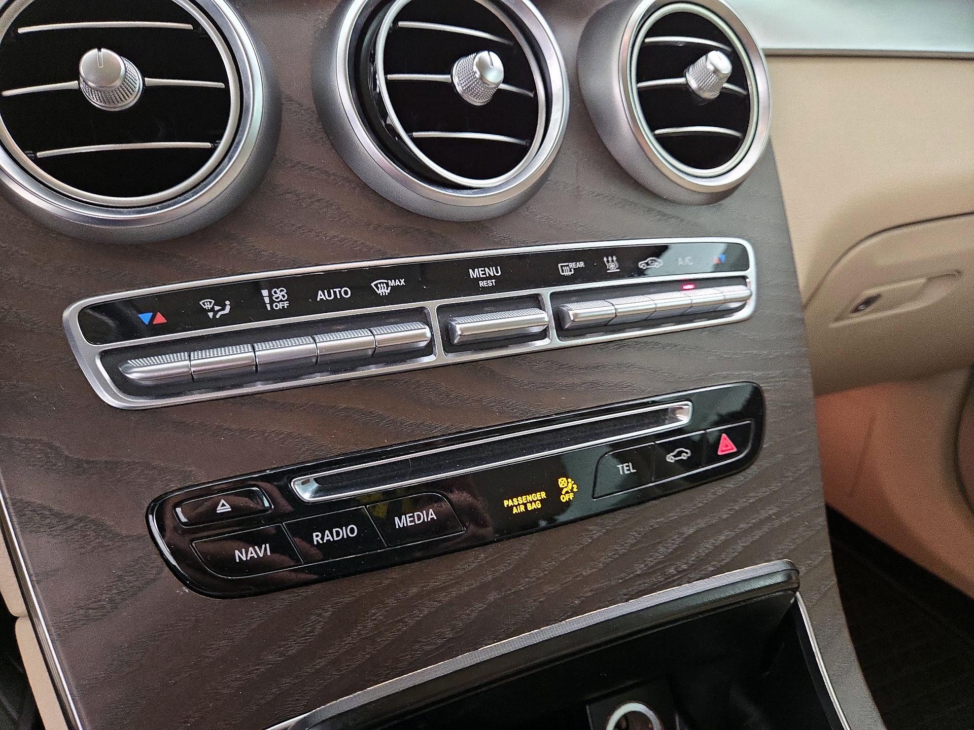 Thumbnail: 2019 Mercedes-Benz GLC - 17