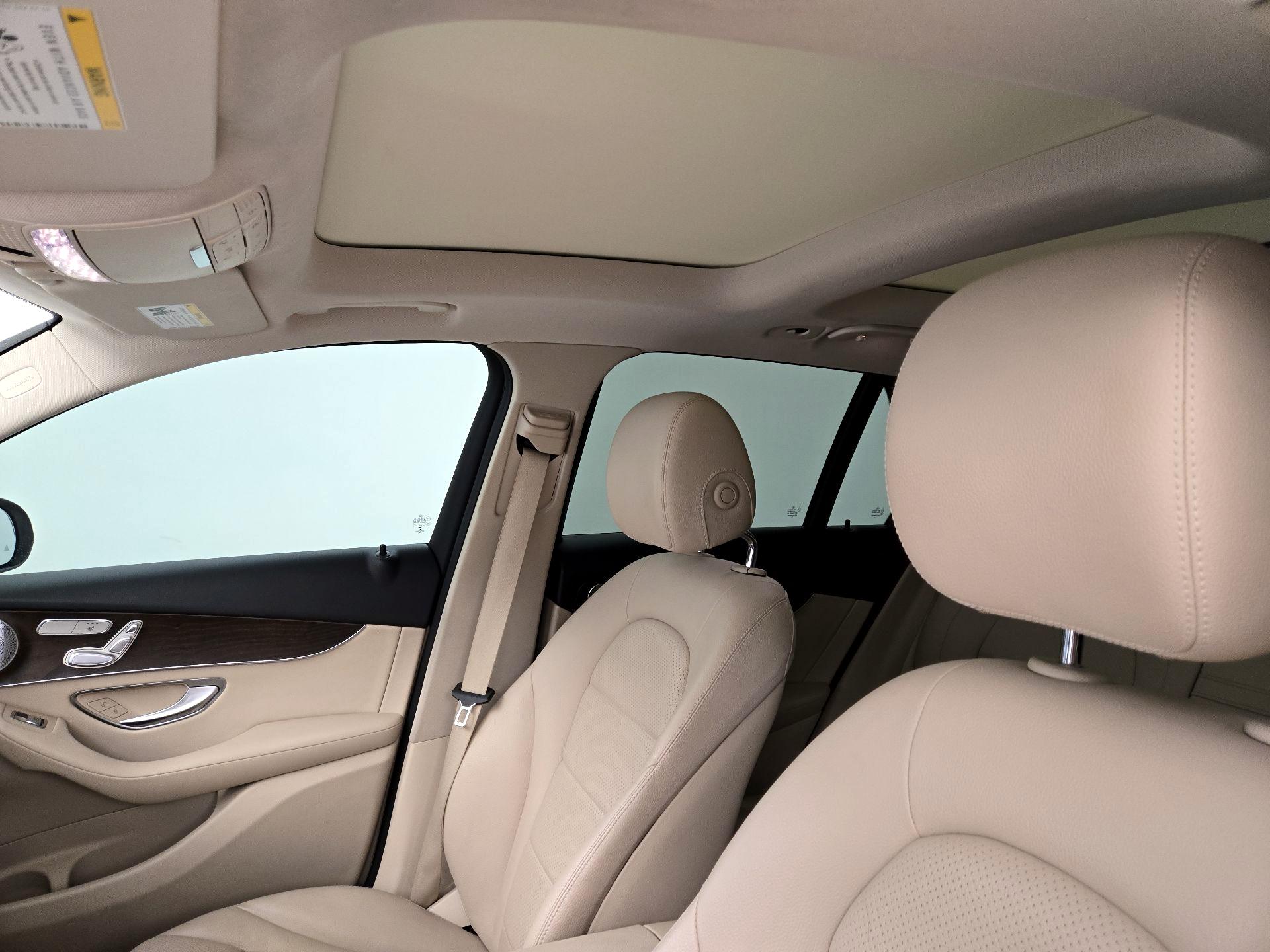 Thumbnail: 2019 Mercedes-Benz GLC - 20