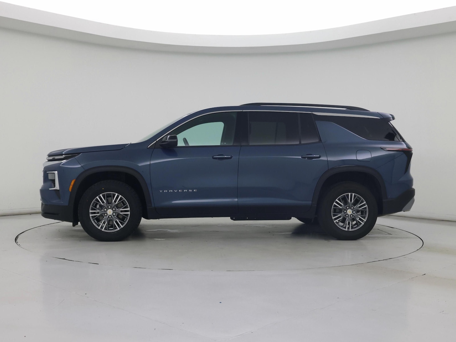 2025 Chevrolet Traverse LT - Photo 4