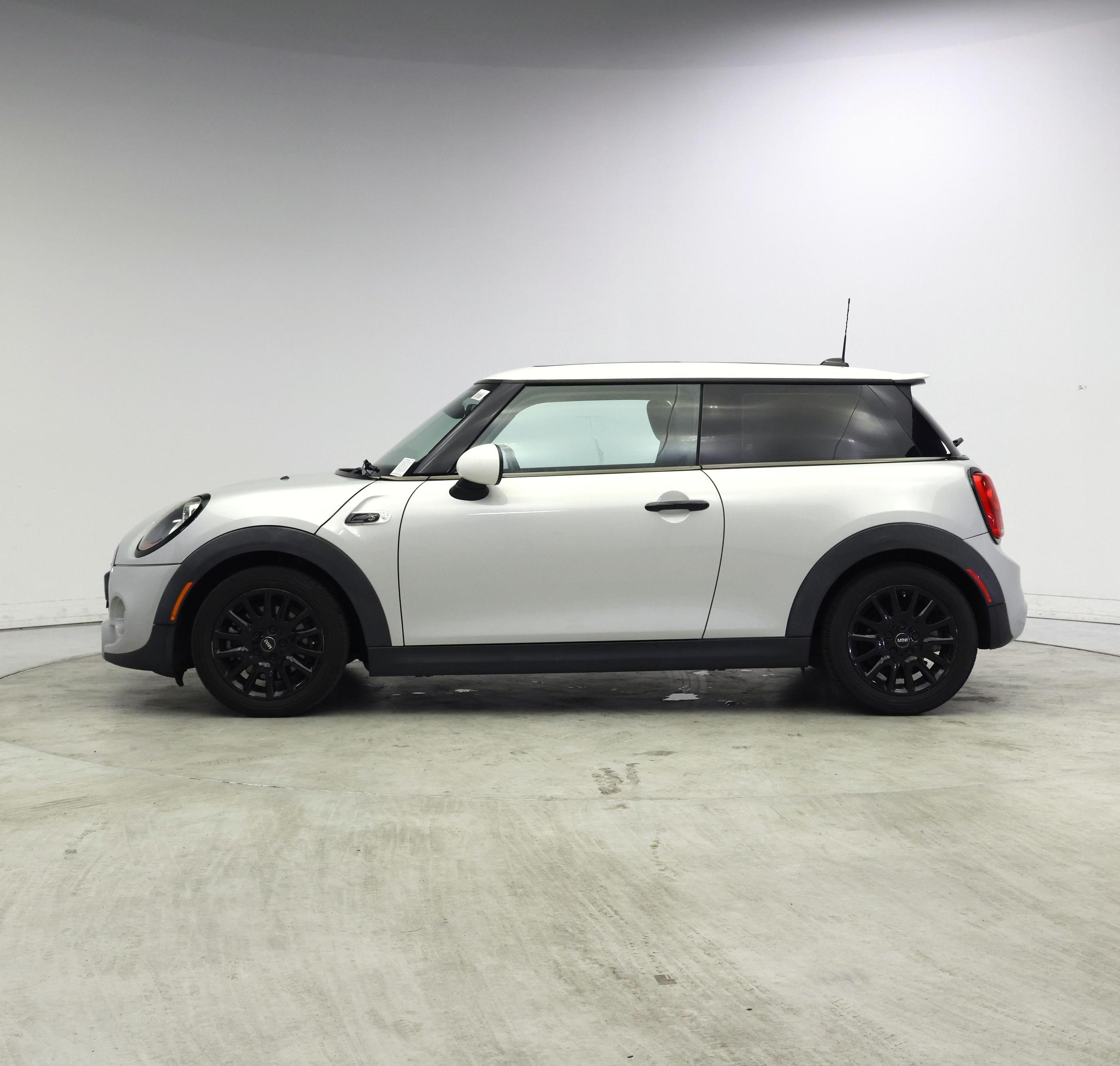 Thumbnail: 2015 MINI Cooper Hardtop - 3