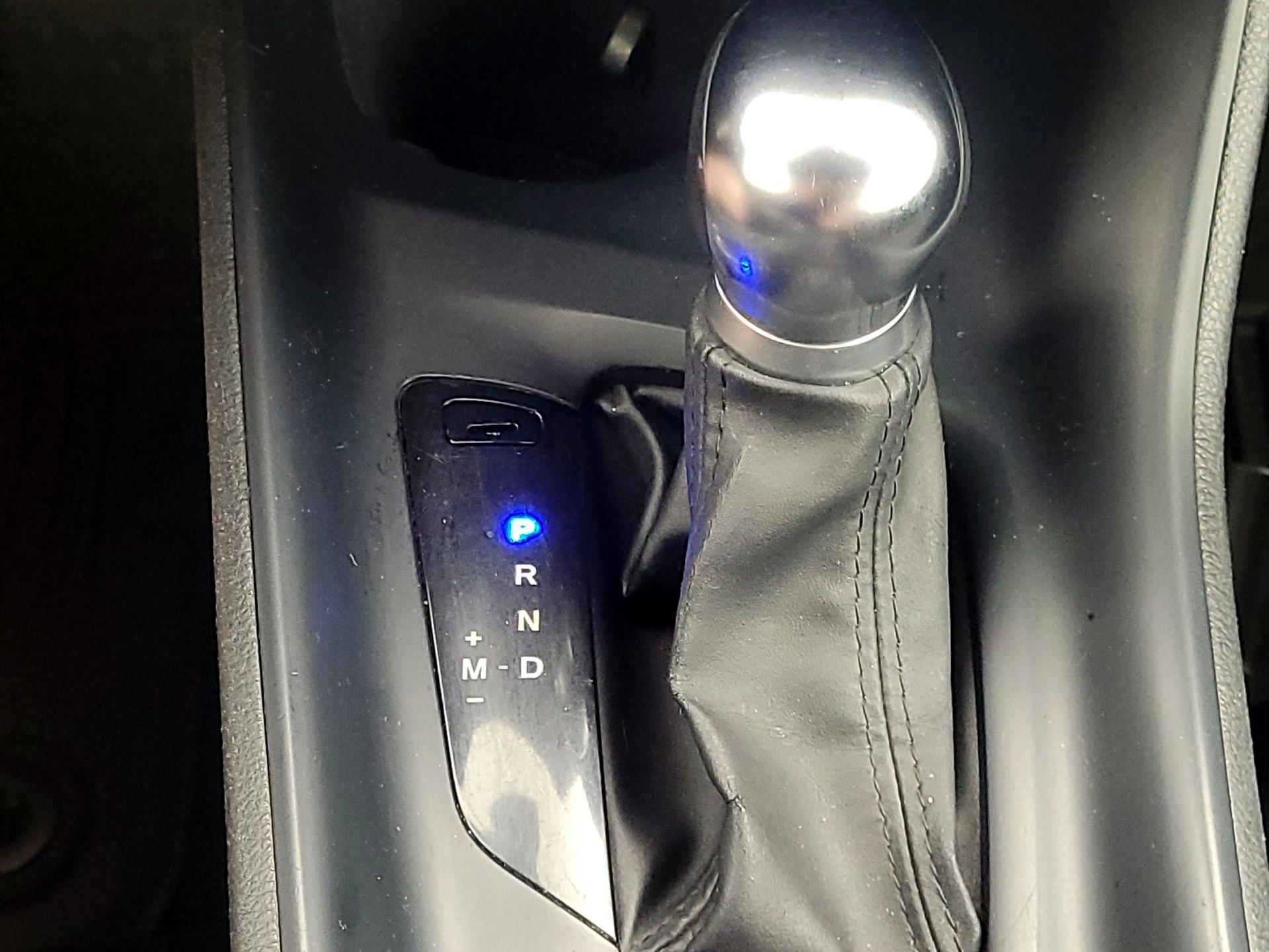 Thumbnail: 2019 Toyota C-HR - 18