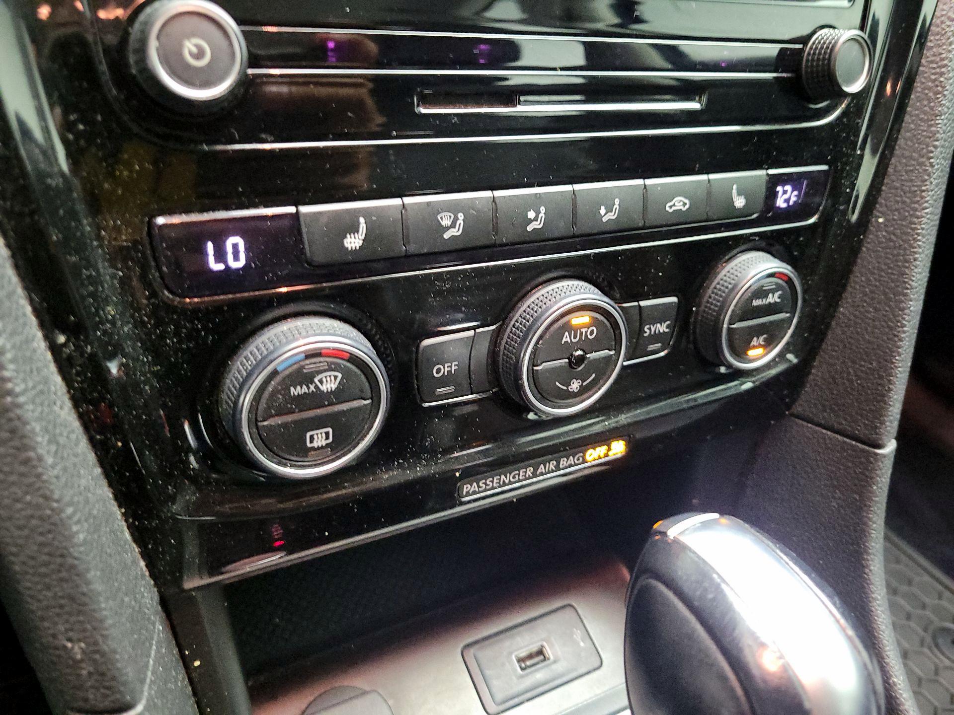Thumbnail: 2022 Volkswagen Passat - 15