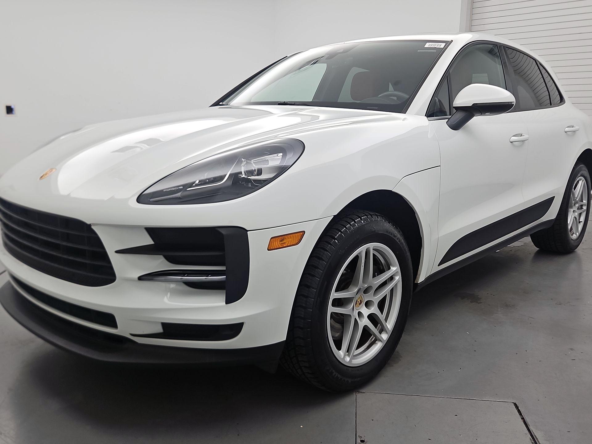 Thumbnail: 2021 Porsche Macan - 3