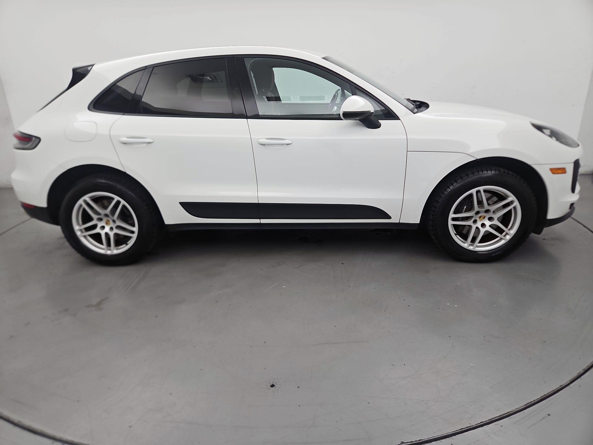 Thumbnail: 2021 Porsche Macan - 4