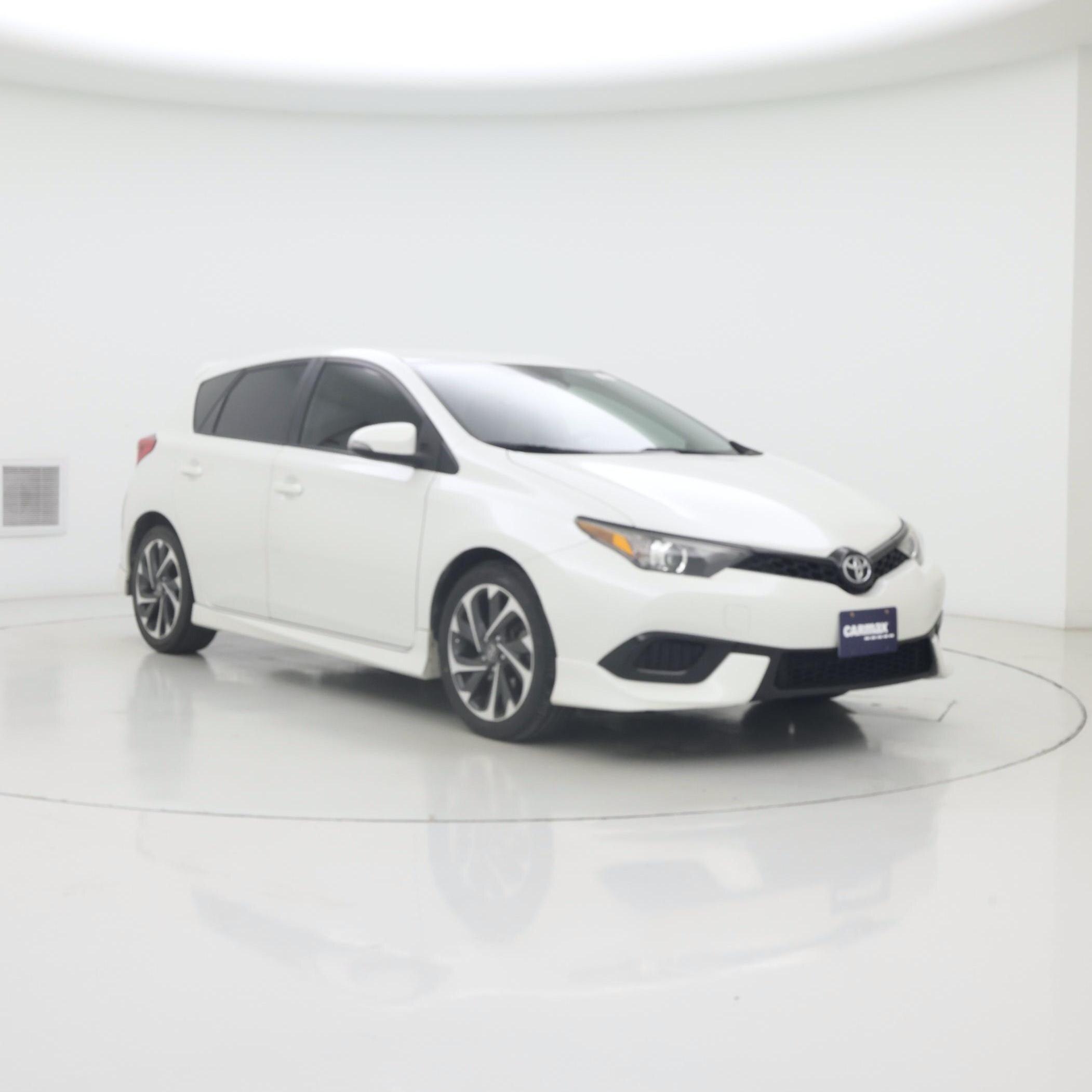 White 2018 Toyota Corolla Sedan  Manual