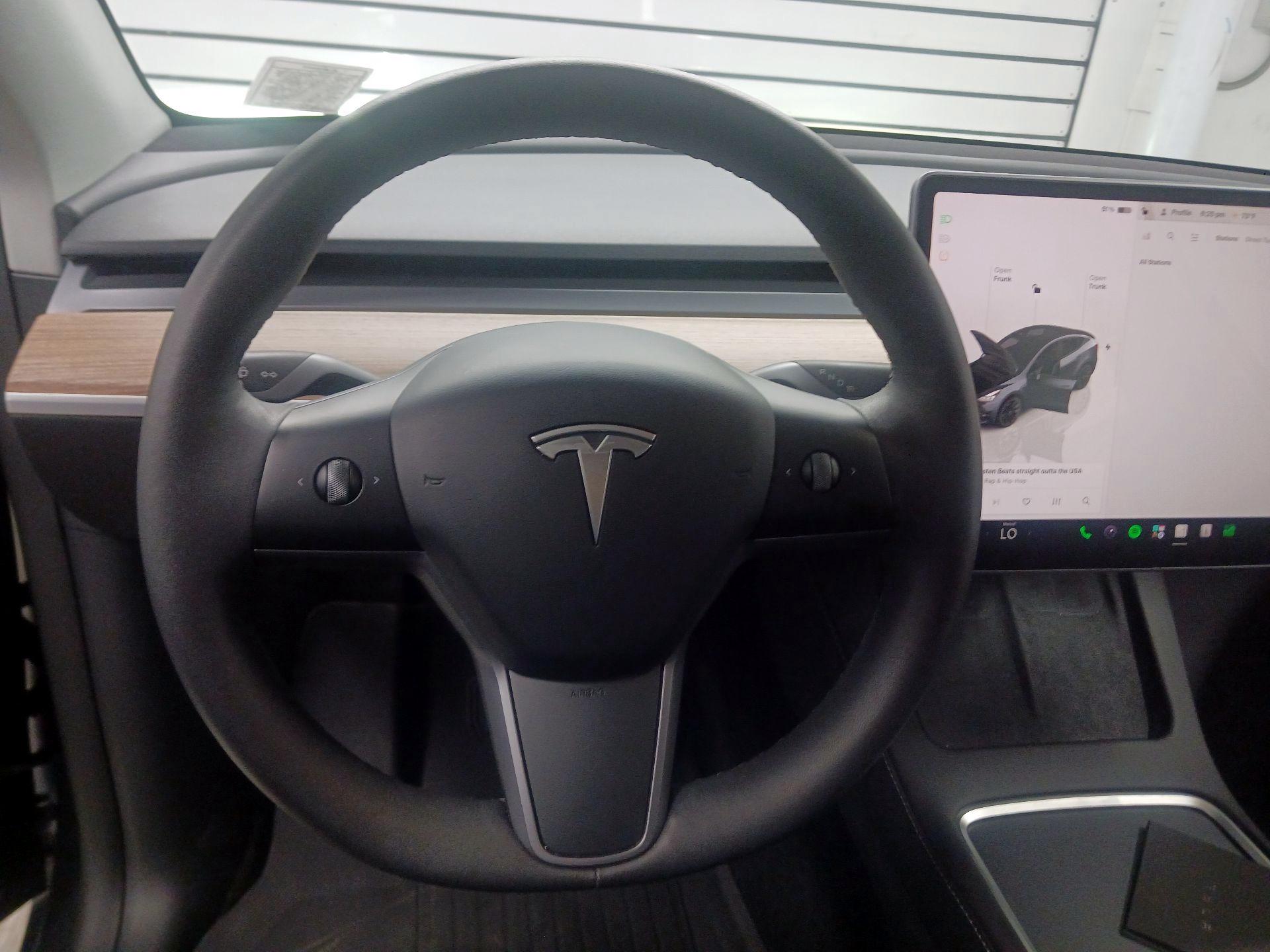 Thumbnail: 2023 Tesla Model Y - 10