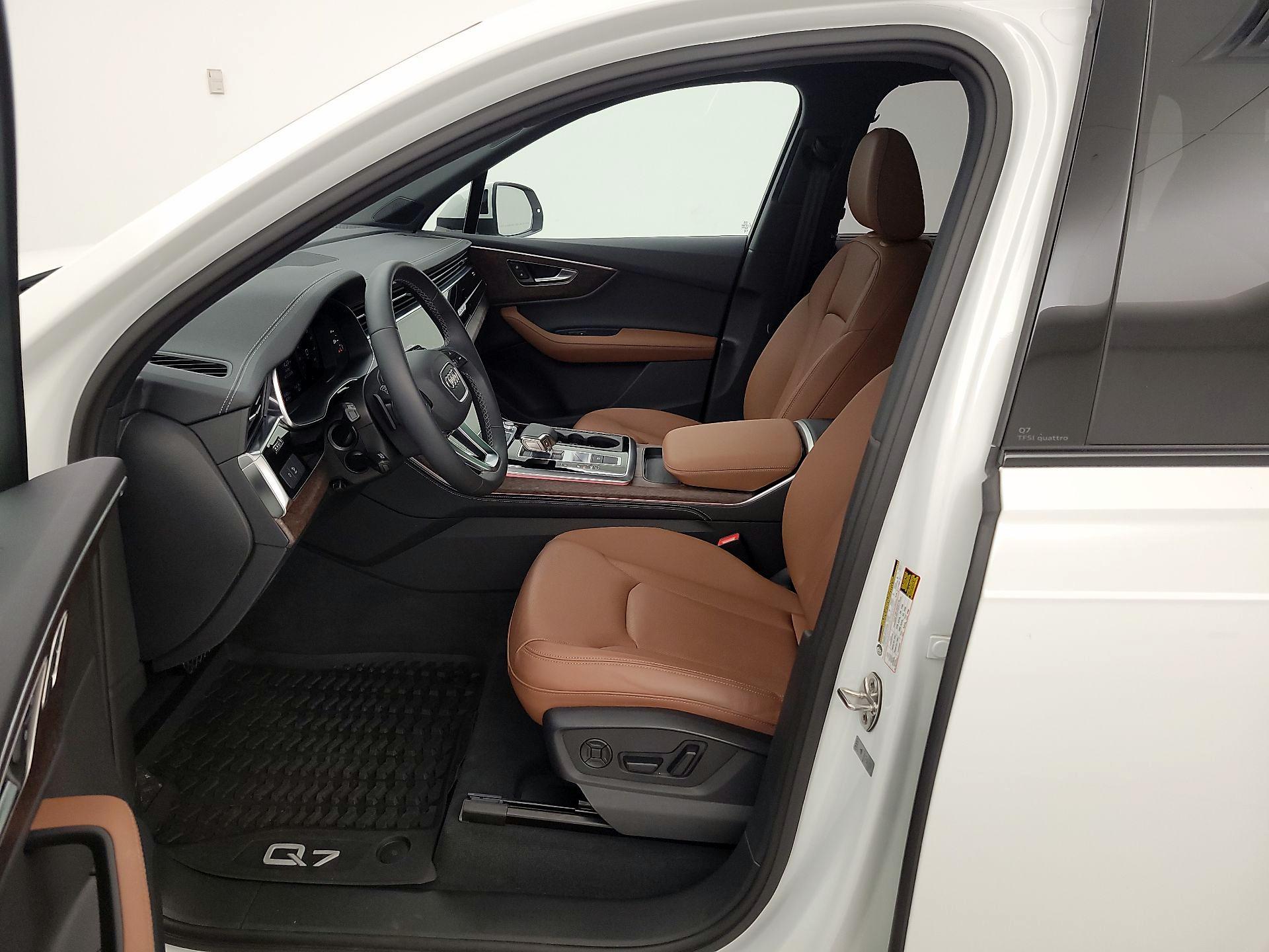 Thumbnail: 2025 Audi Q7 - 11