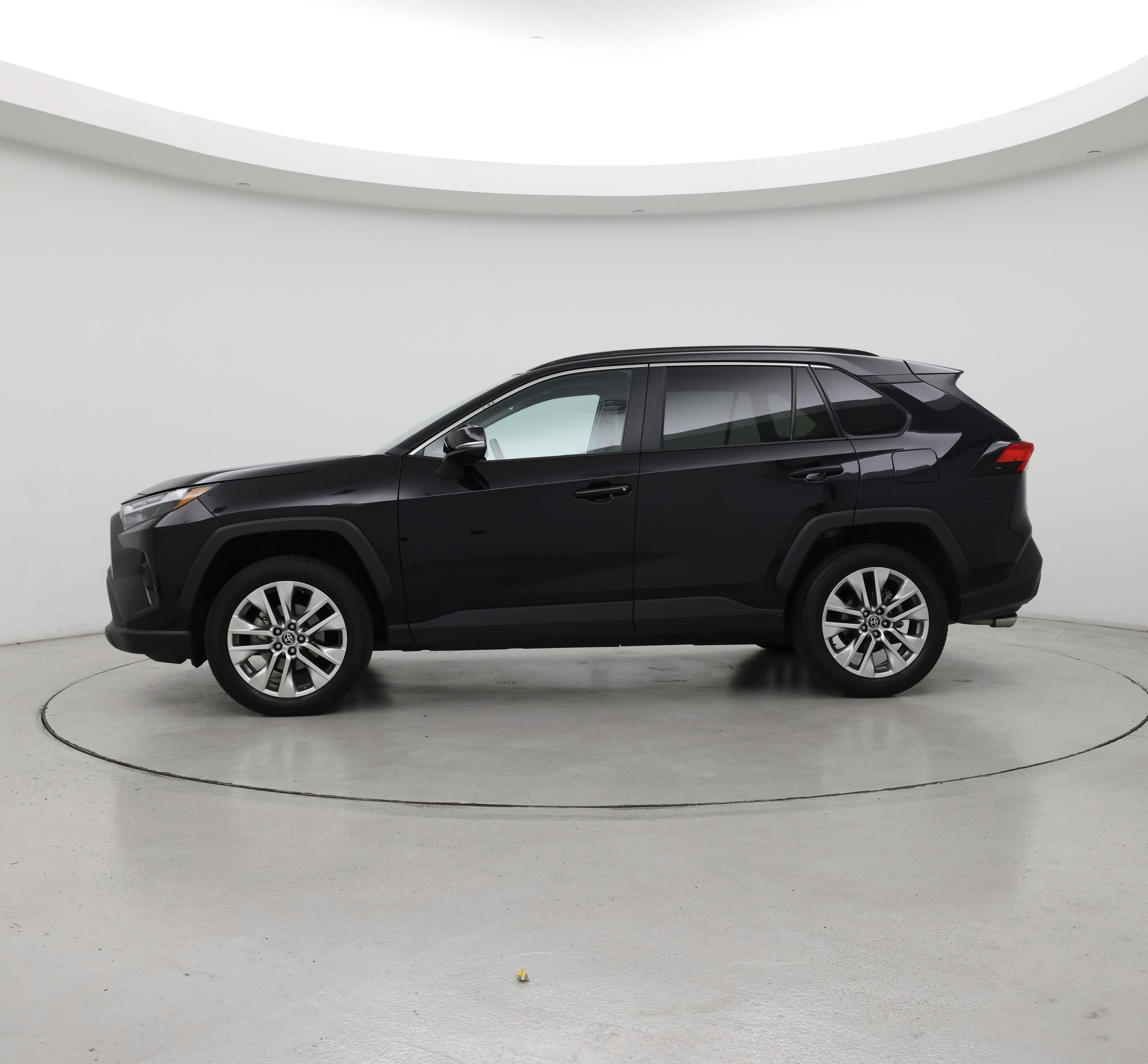 Thumbnail: 2025 Toyota RAV4 - 3