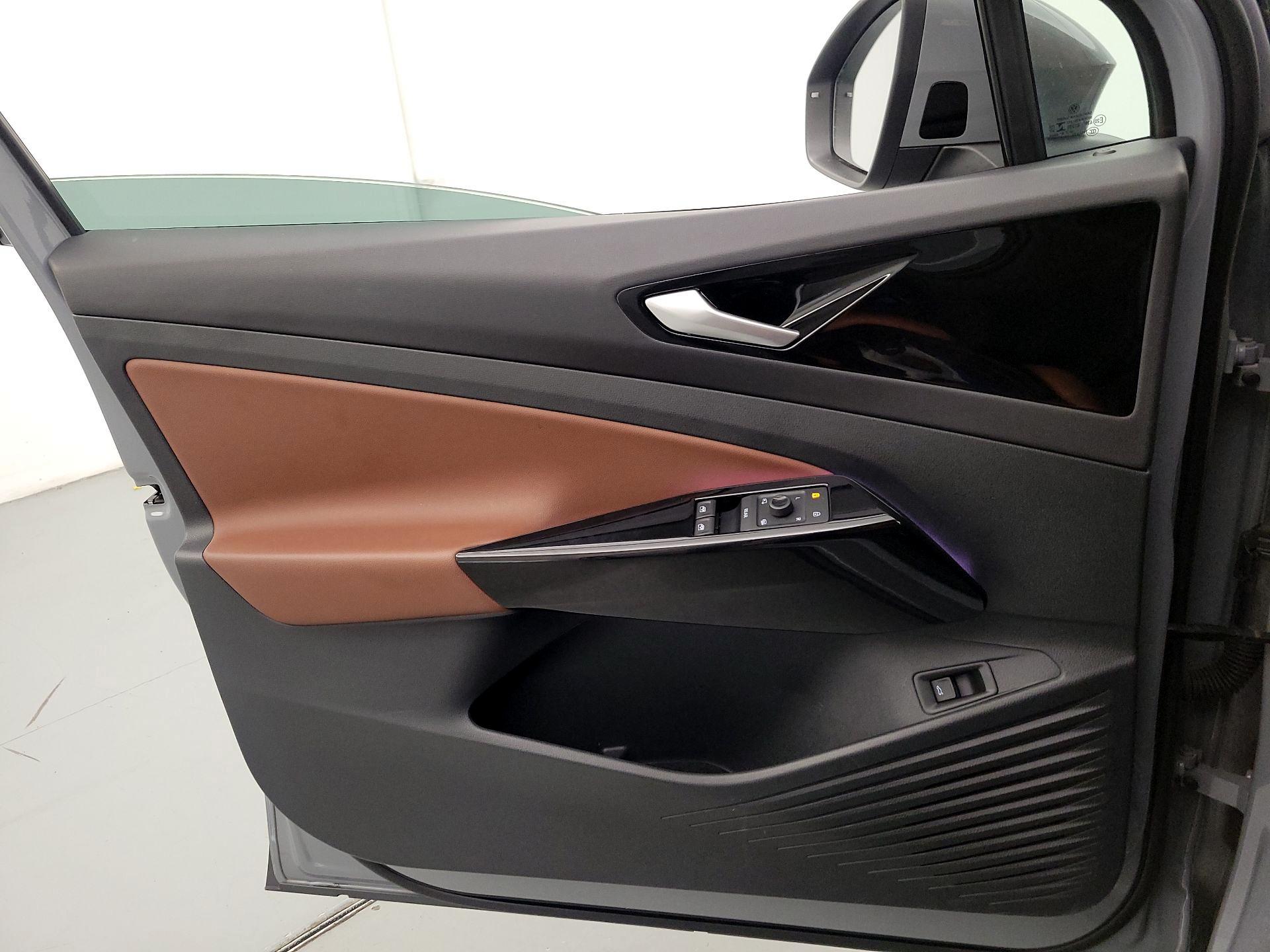 Thumbnail: 2021 Volkswagen ID.4 - 12