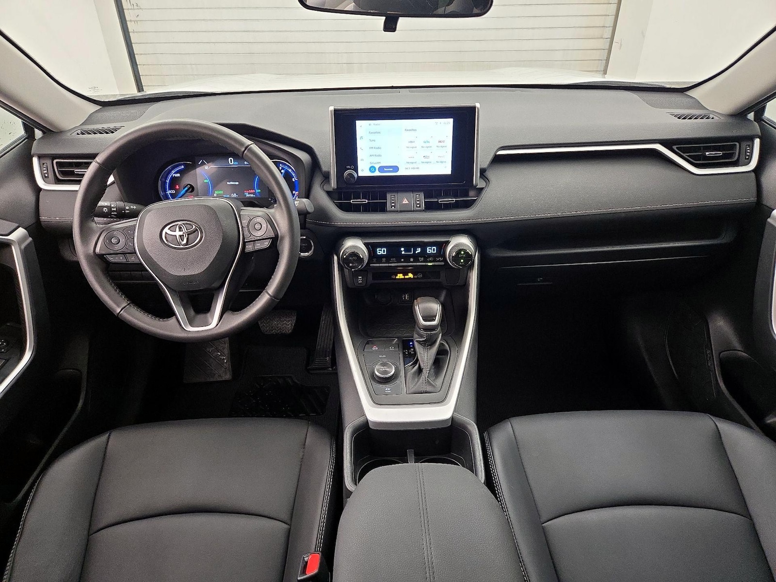 2025 Toyota RAV4 XLE Premium - Photo 10