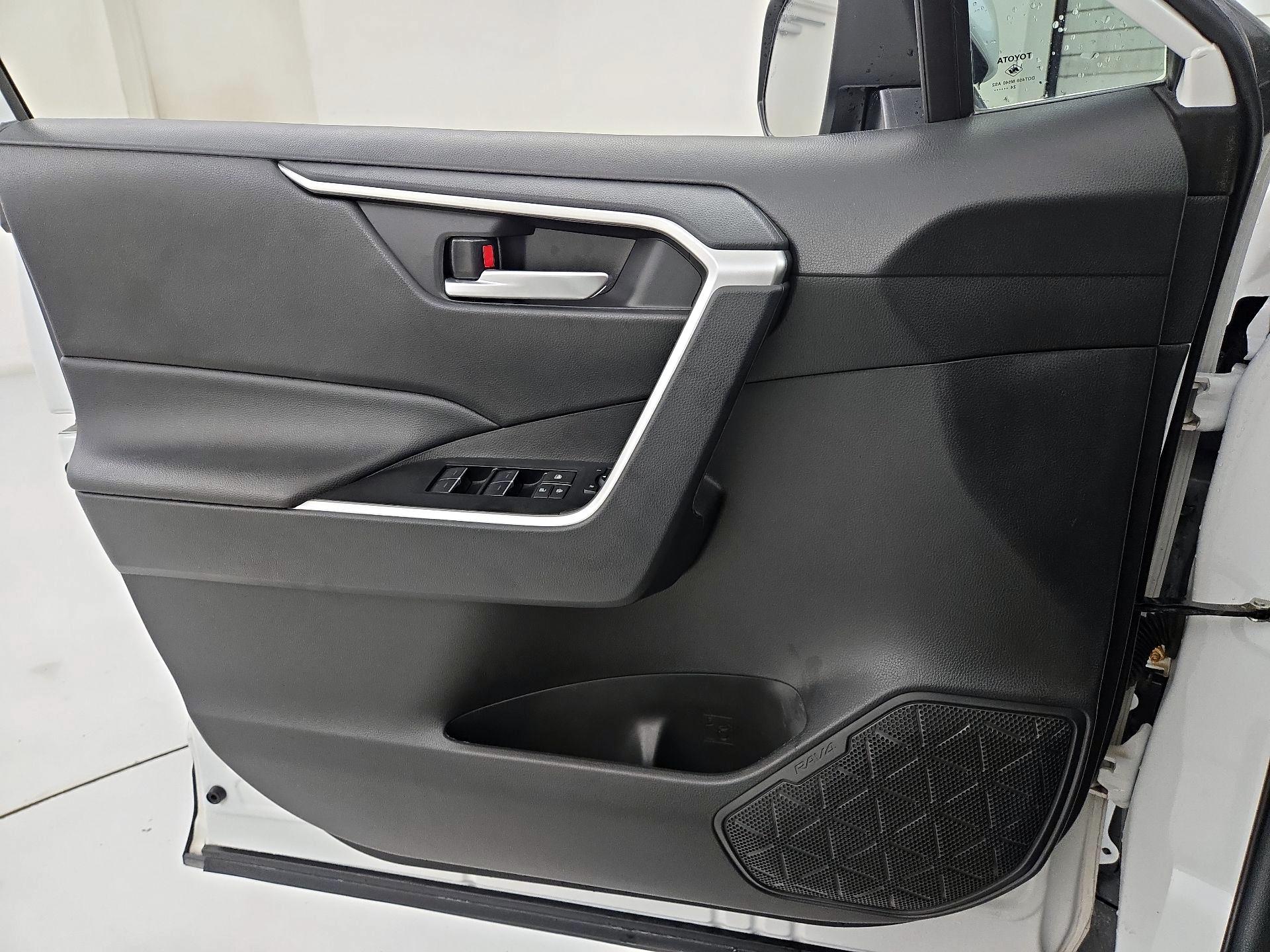 Thumbnail: 2025 Toyota RAV4 - 12