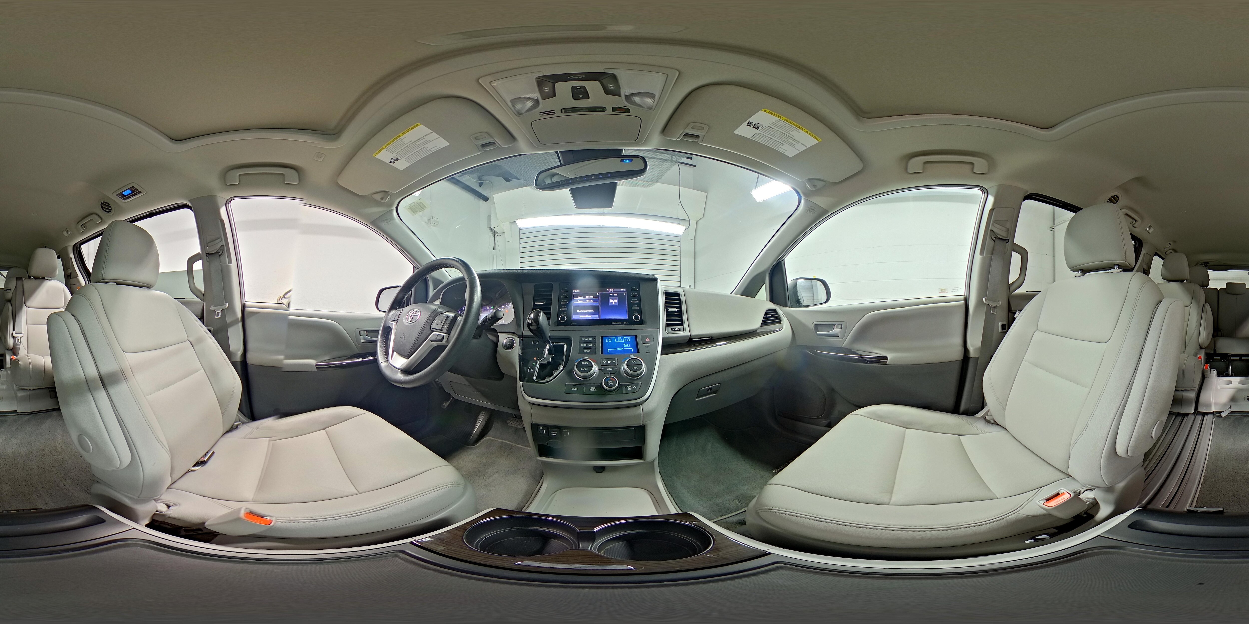2020 Toyota Sienna XLE - Photo 27