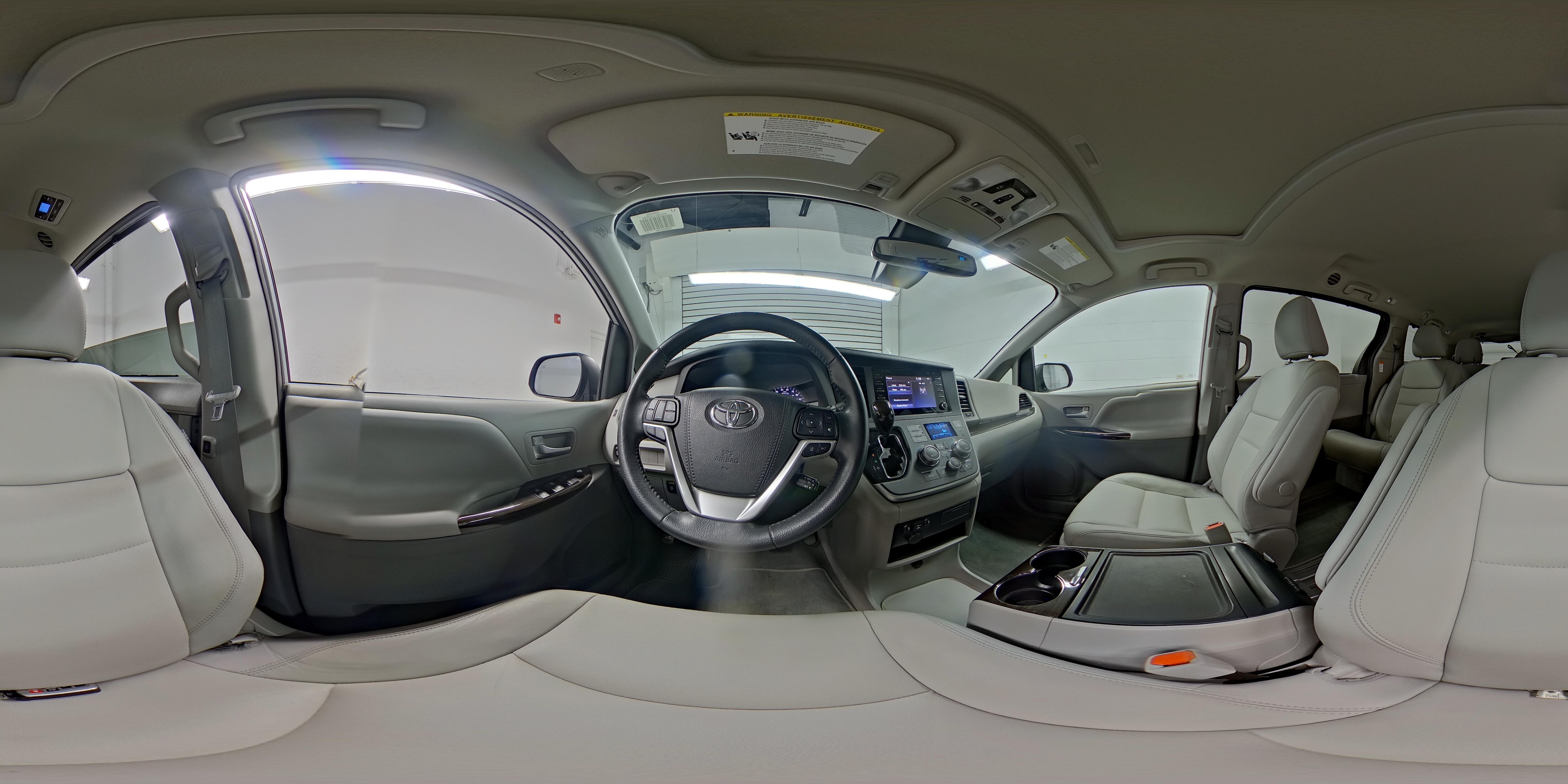2020 Toyota Sienna XLE - Photo 29