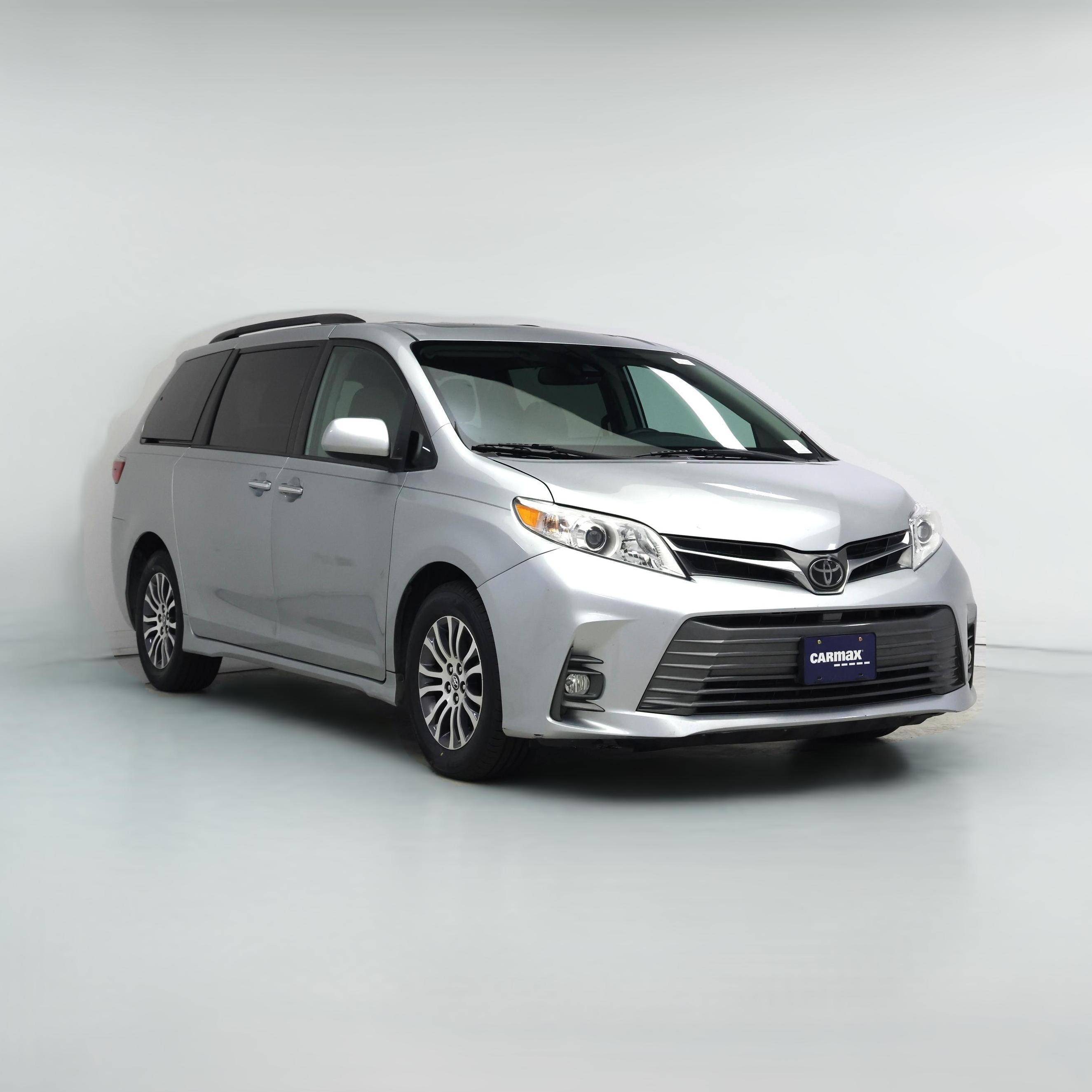 Thumbnail: 2020 Toyota Sienna - 1