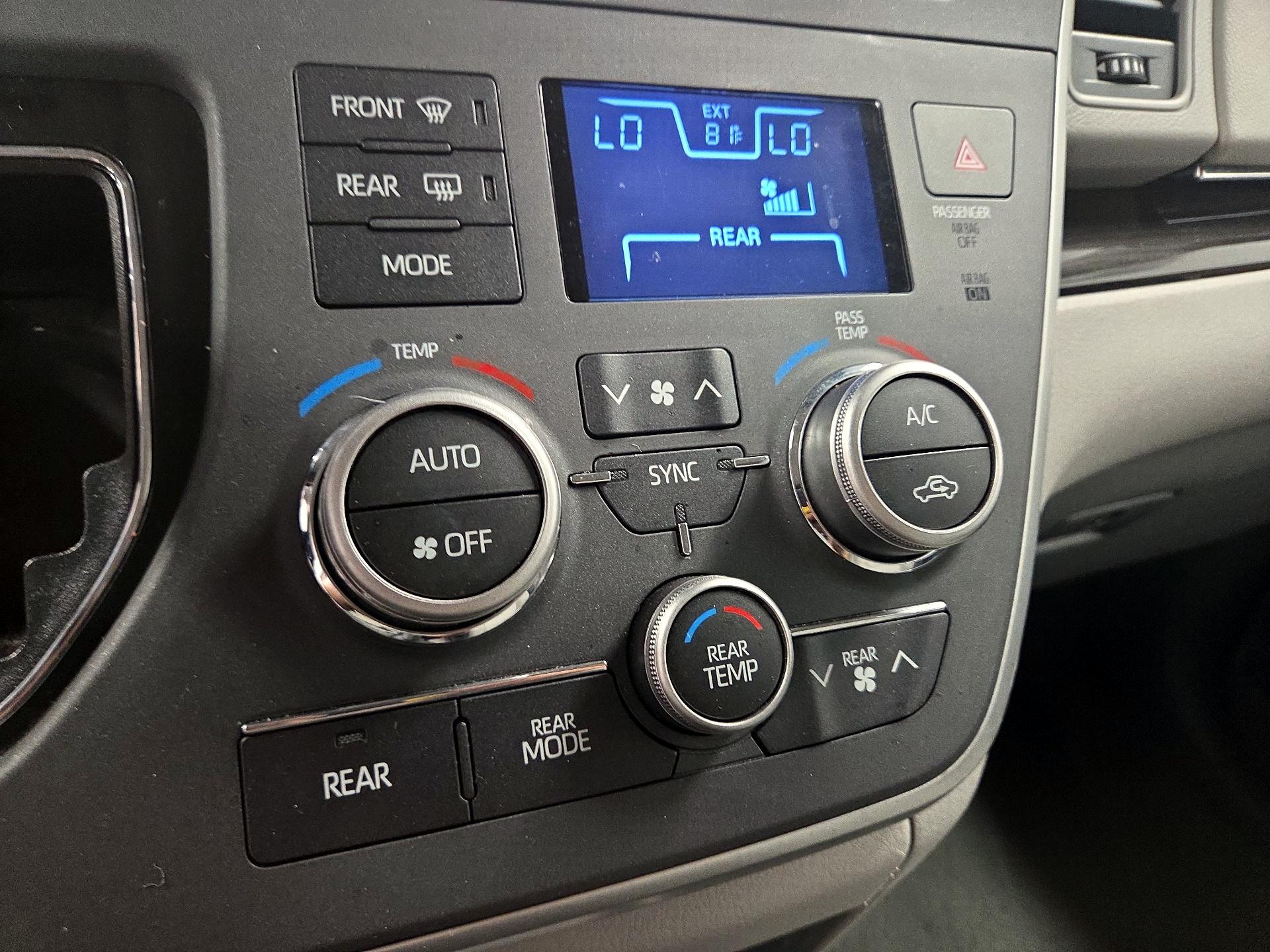 Thumbnail: 2020 Toyota Sienna - 16