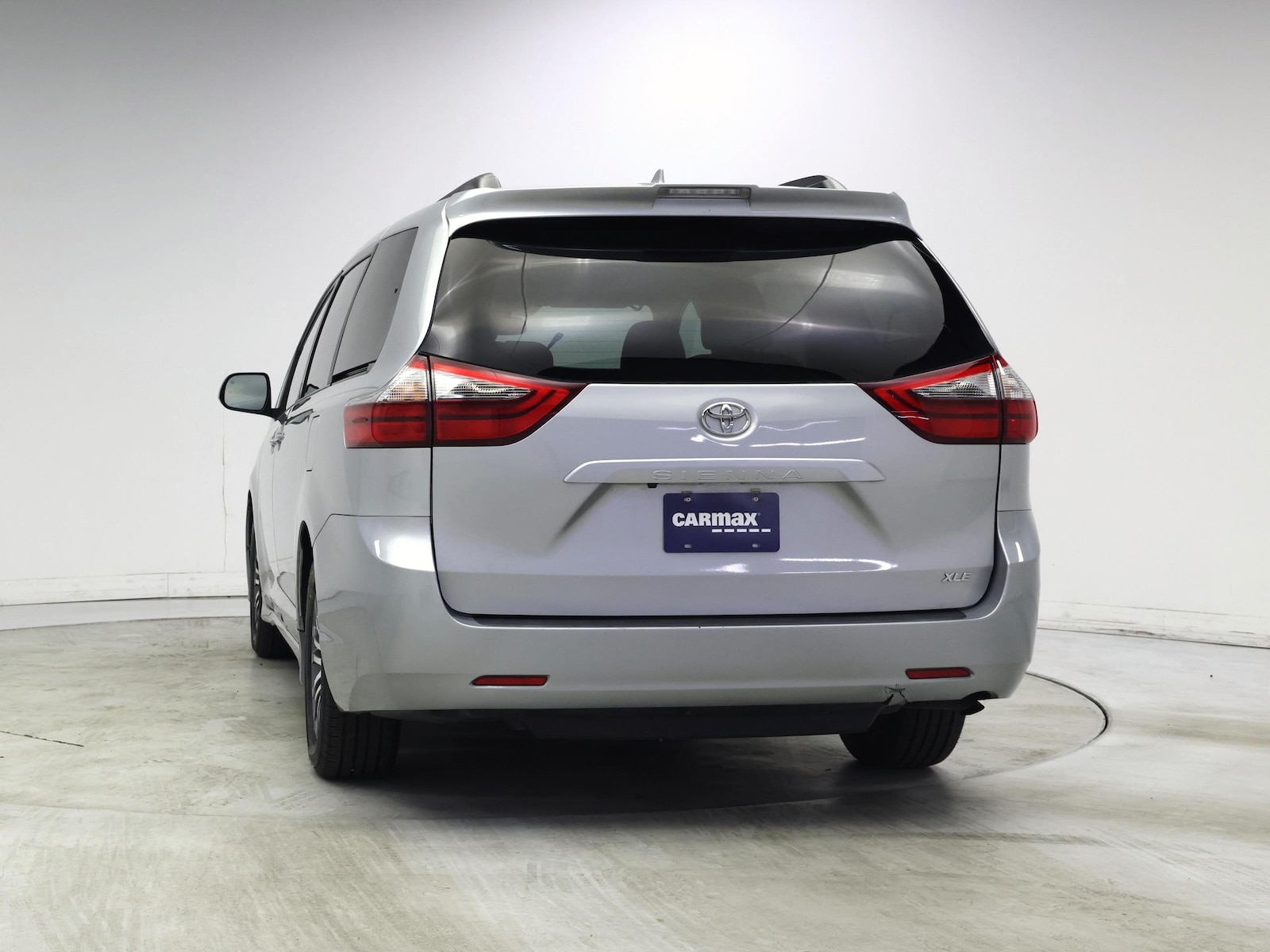 2020 Toyota Sienna XLE - Photo 7