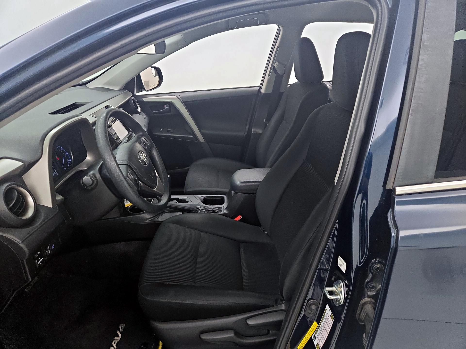 Thumbnail: 2018 Toyota RAV4 - 11