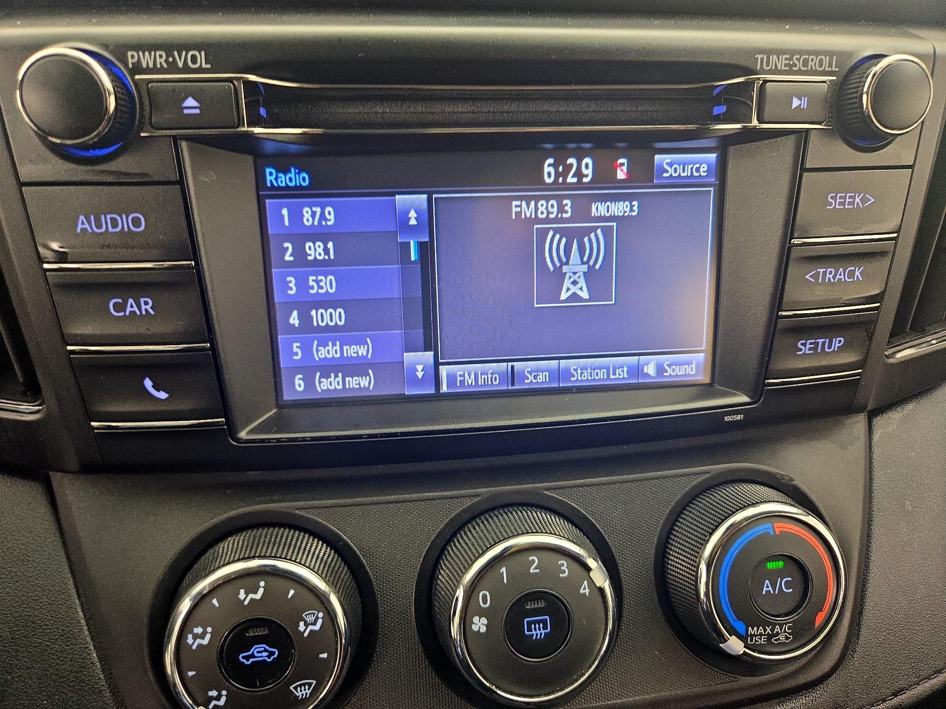 Thumbnail: 2018 Toyota RAV4 - 15