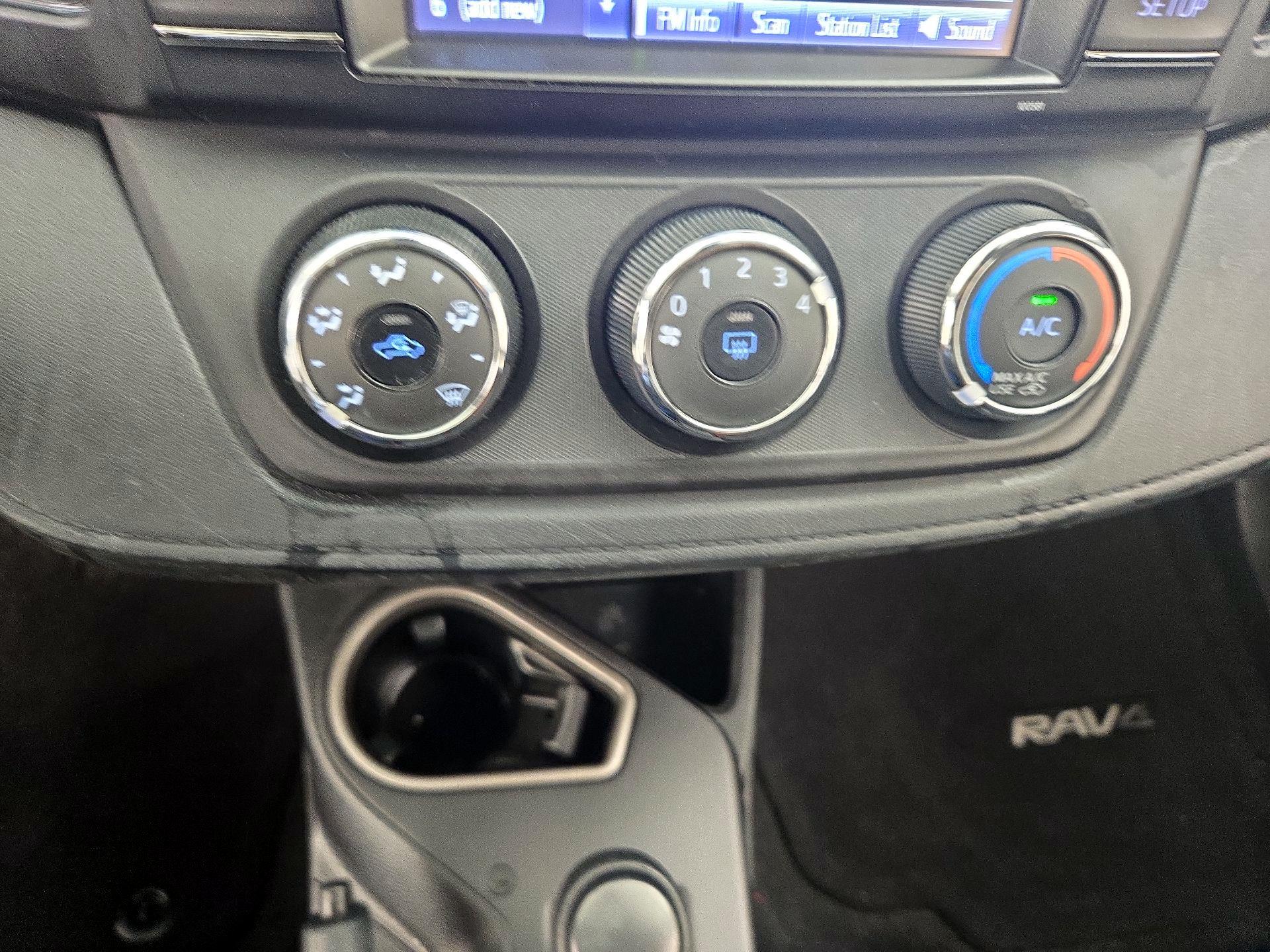 Thumbnail: 2018 Toyota RAV4 - 16