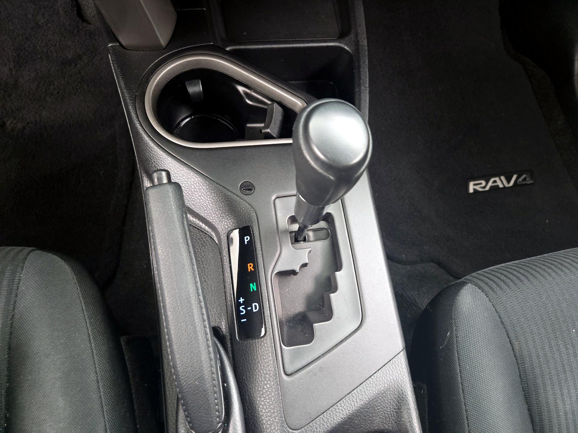 Thumbnail: 2018 Toyota RAV4 - 17