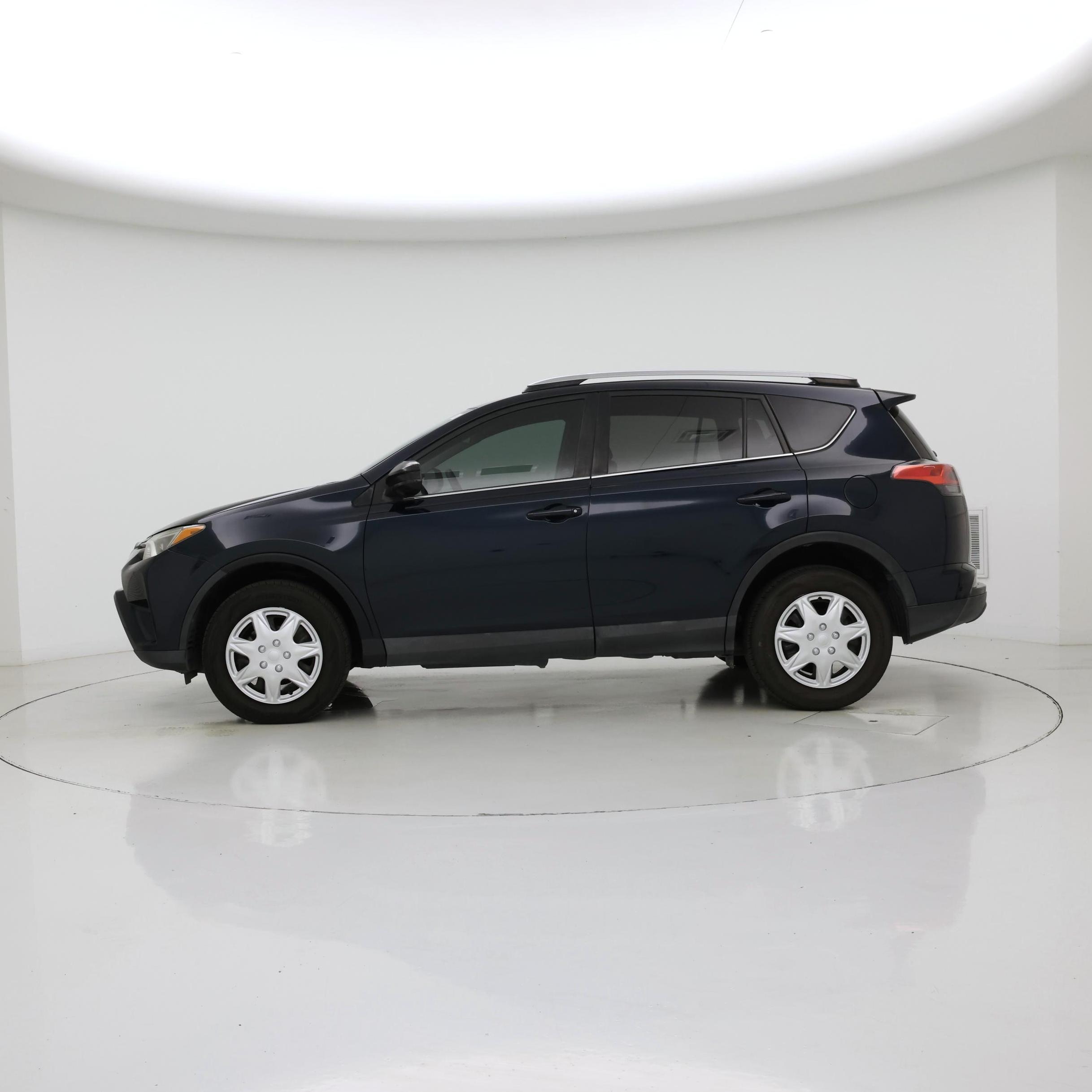 Thumbnail: 2018 Toyota RAV4 - 3