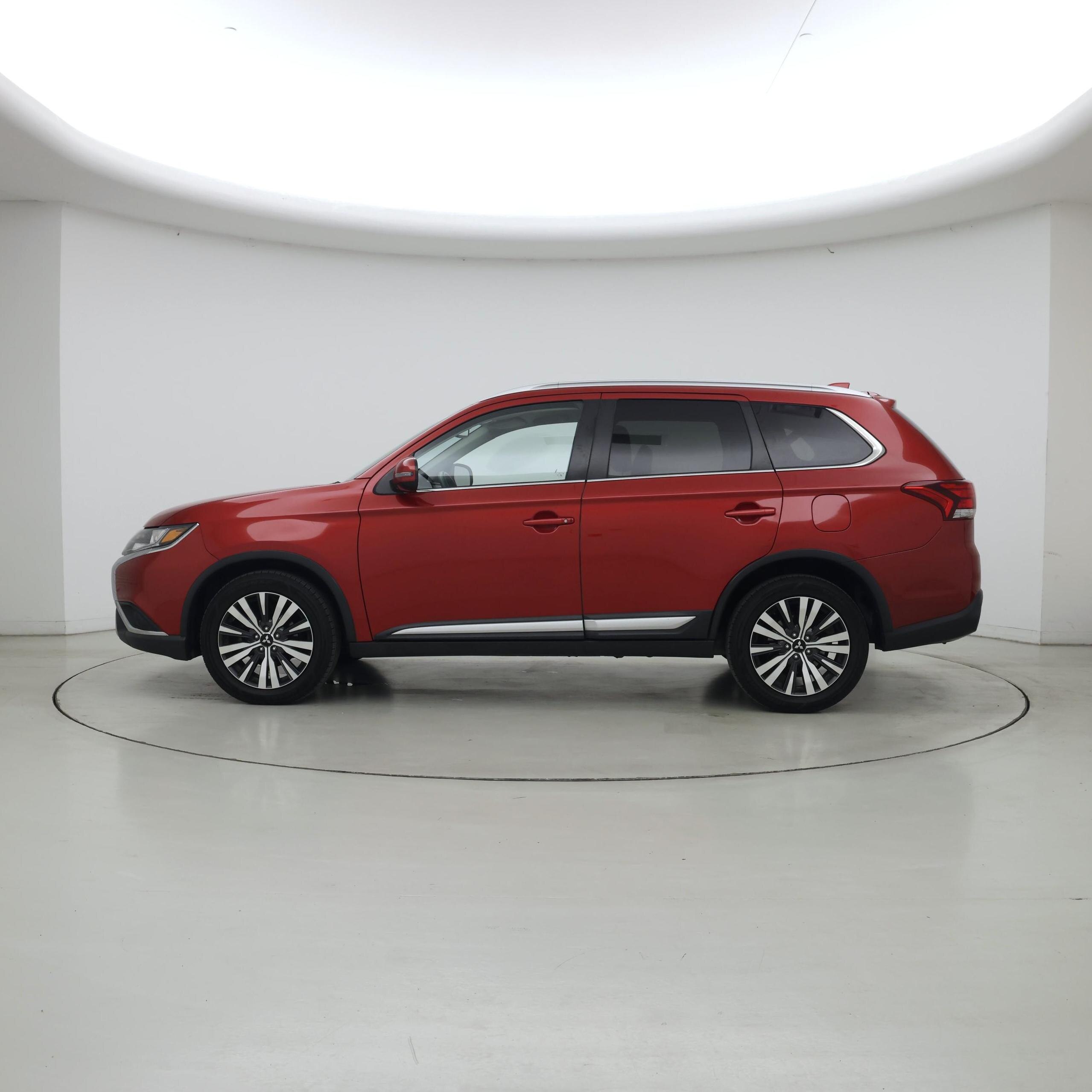 Thumbnail: 2019 Mitsubishi Outlander - 3