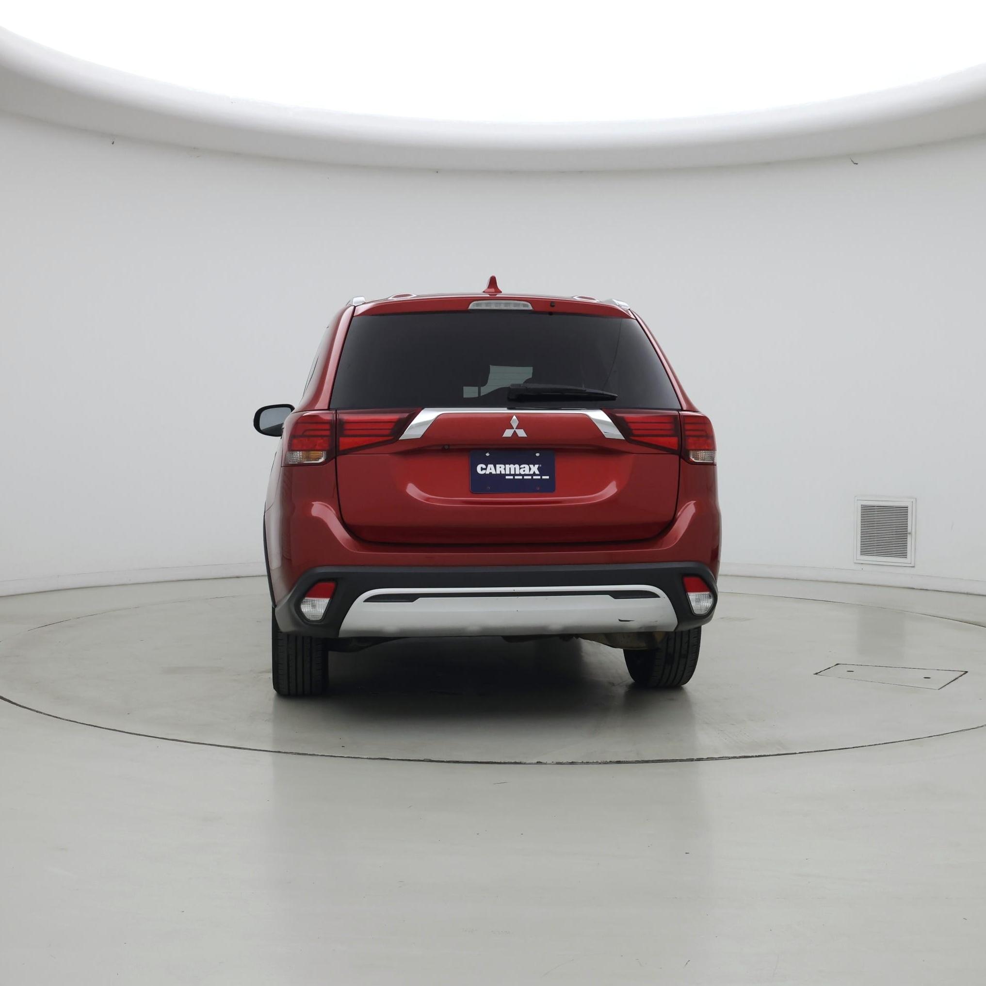 Thumbnail: 2019 Mitsubishi Outlander - 6