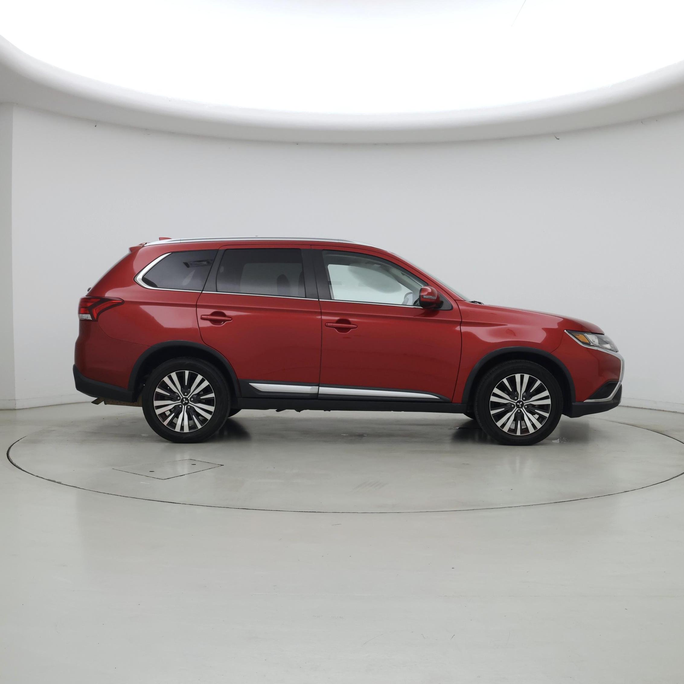 Thumbnail: 2019 Mitsubishi Outlander - 7
